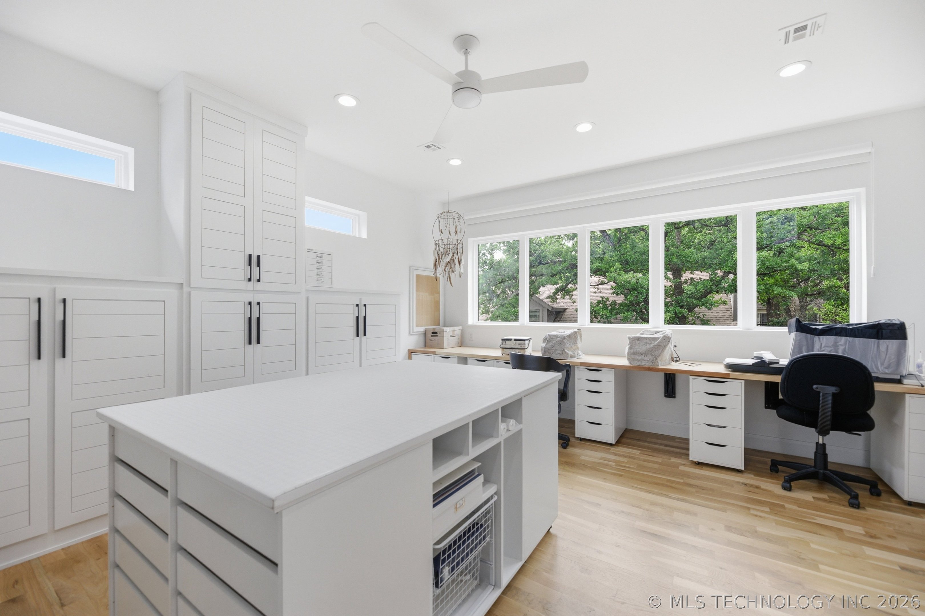 9708 S Maplewood Avenue Property Photo 19