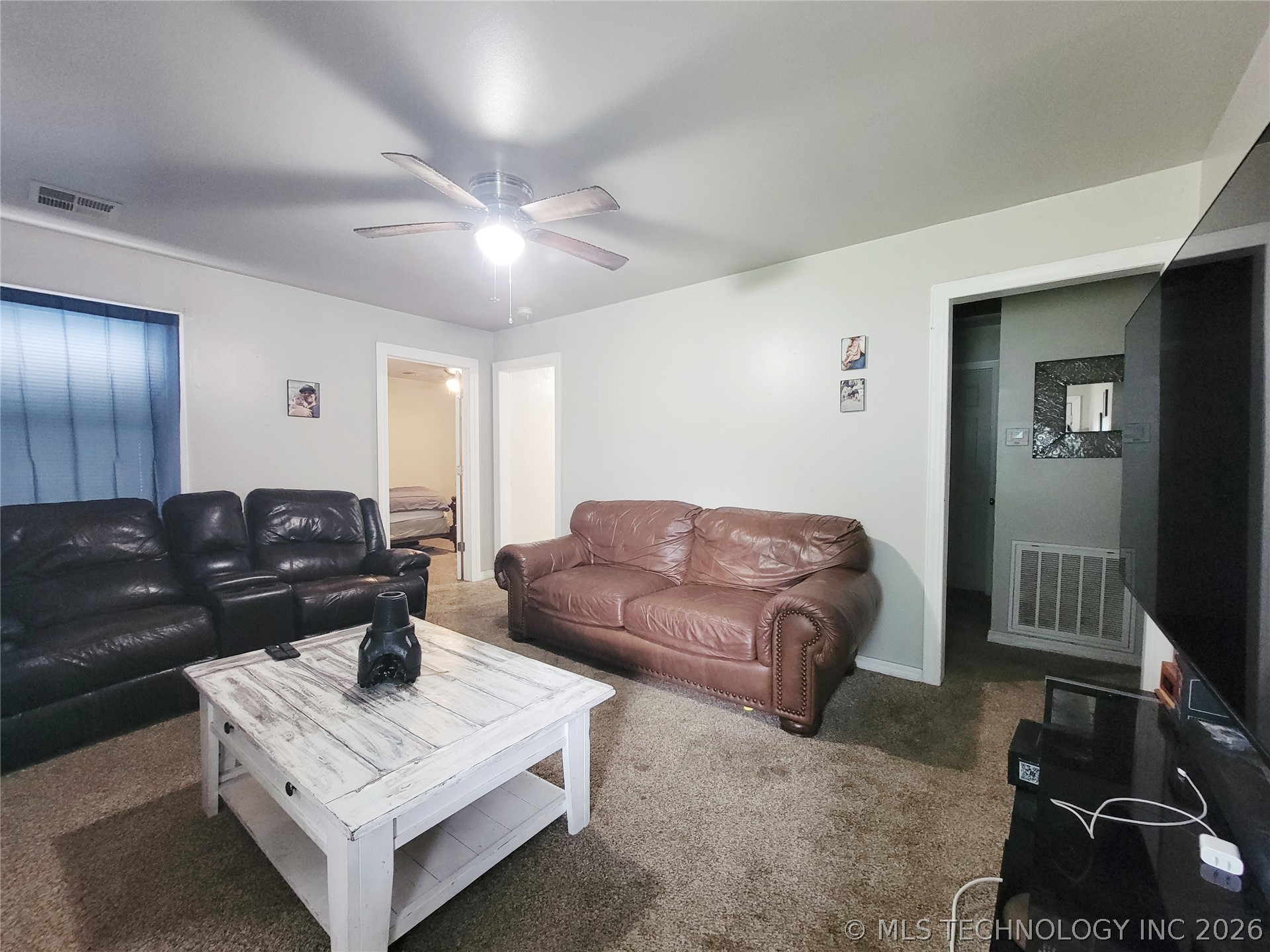 509 N Burgess Property Photo 4