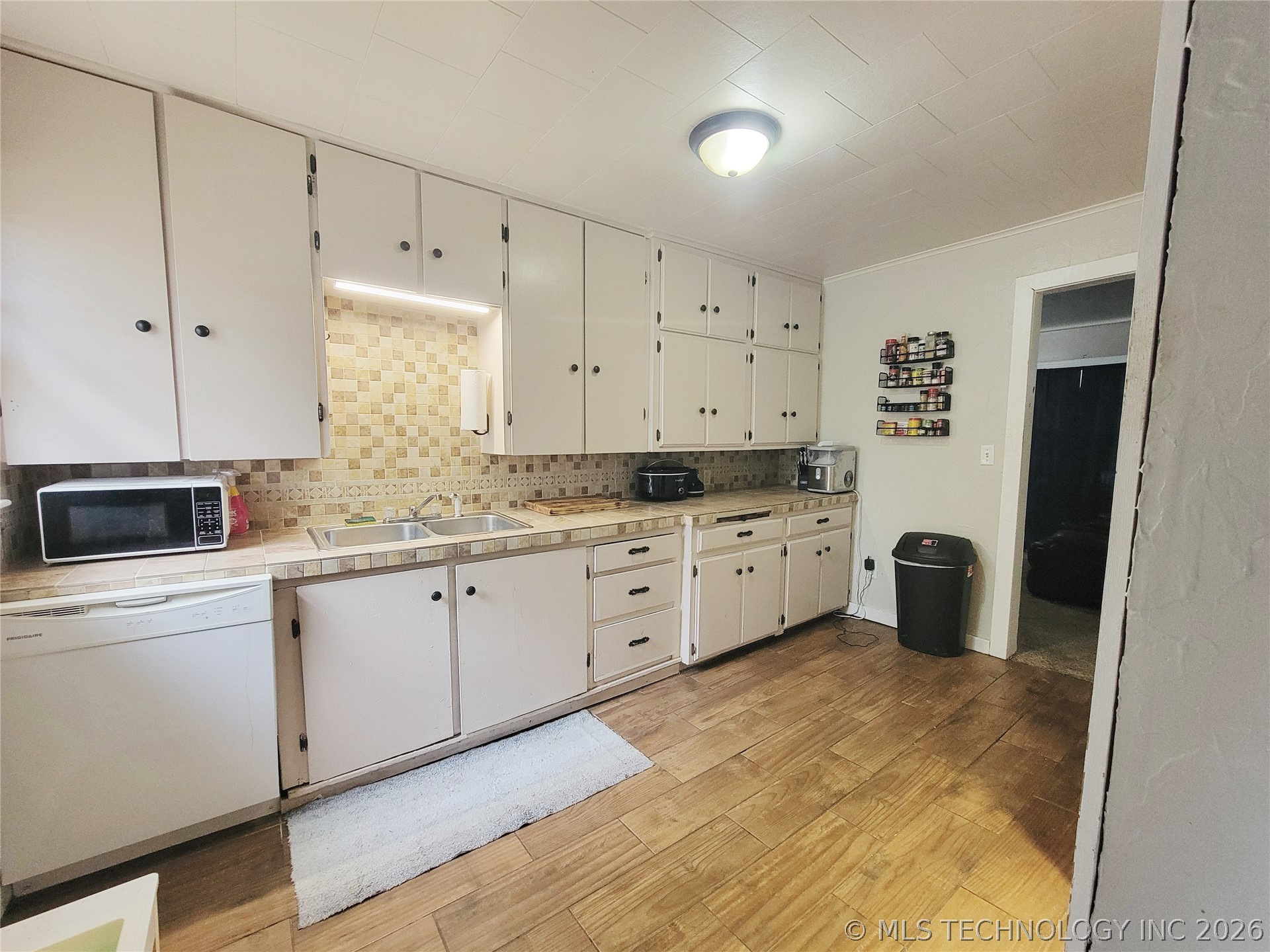 509 N Burgess Property Photo 6
