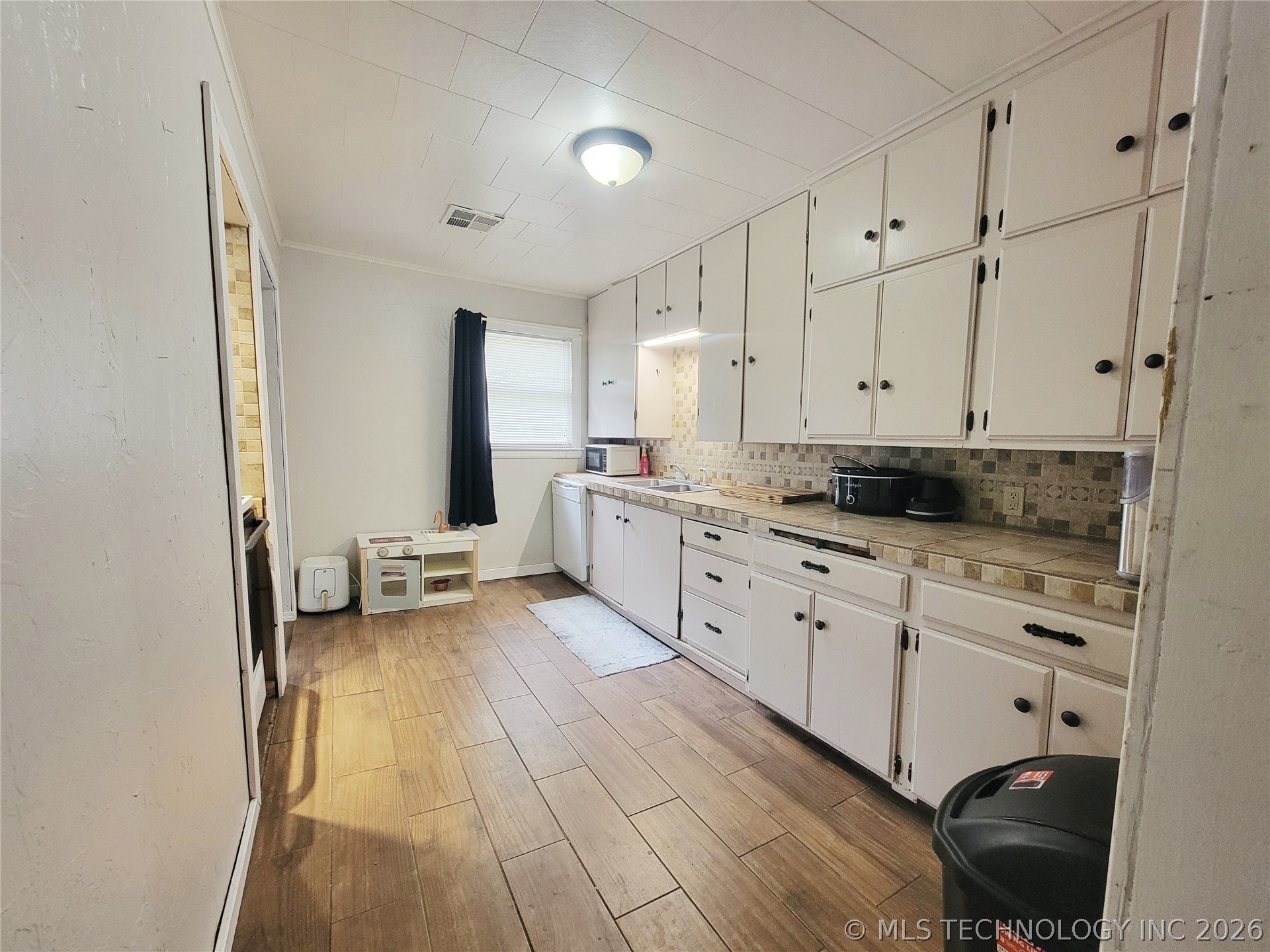 509 N Burgess Property Photo 7