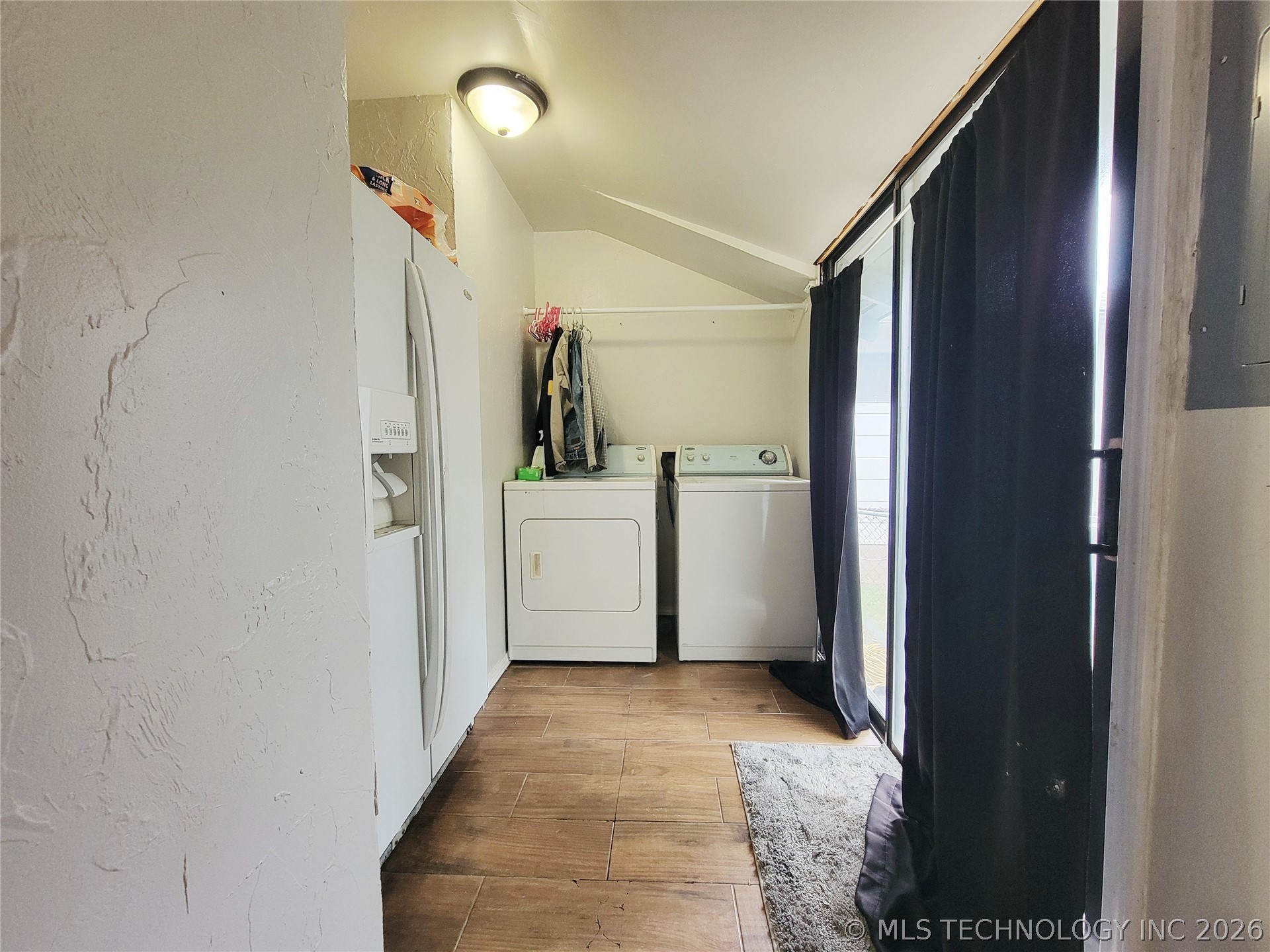 509 N Burgess Property Photo 8