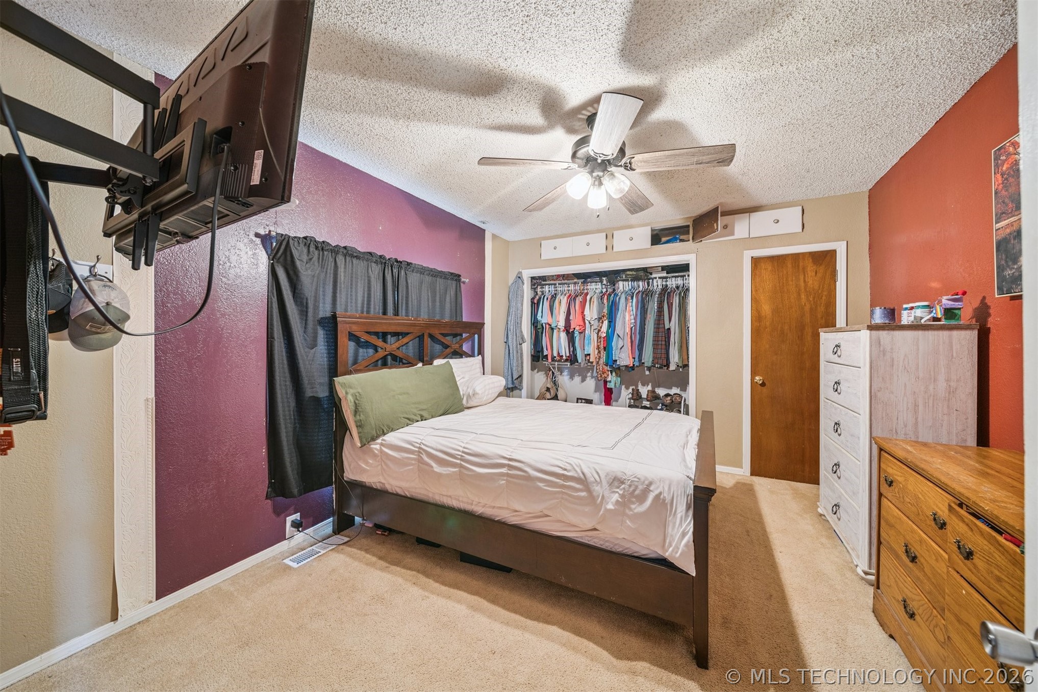 404 E Maple Street Property Photo 5
