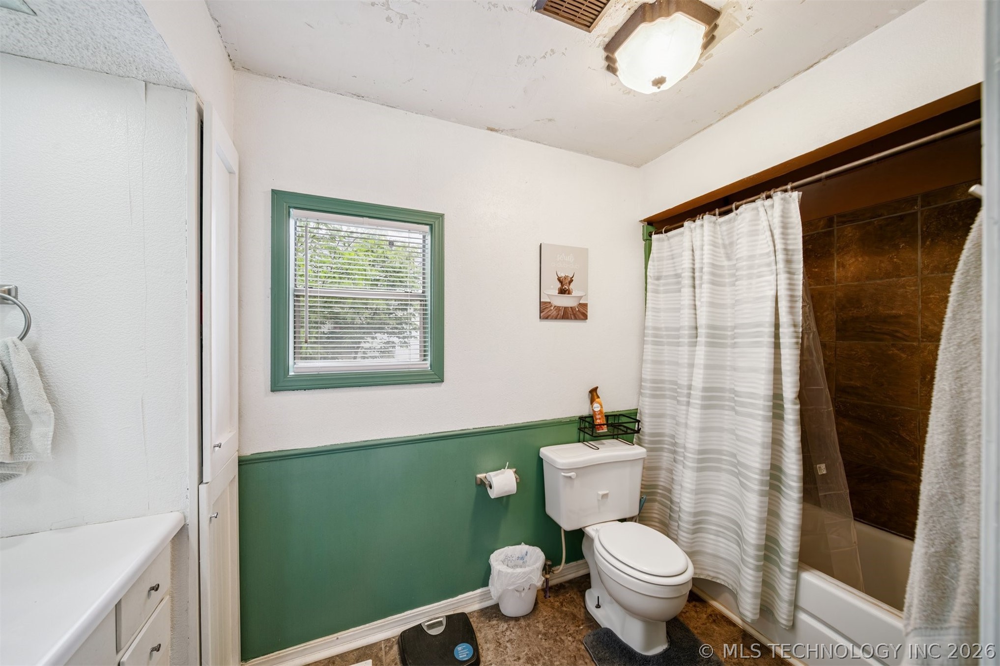 404 E Maple Street Property Photo 8