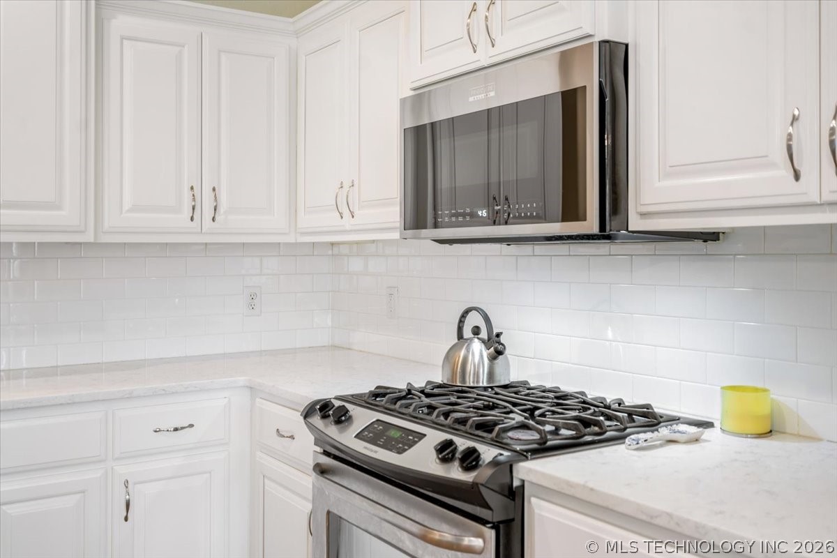 15517 E 87th Place N Property Photo 16