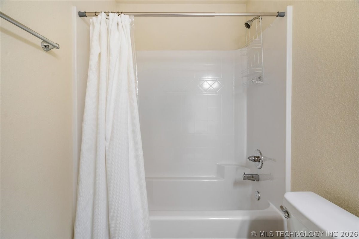 15517 E 87th Place N Property Photo 24
