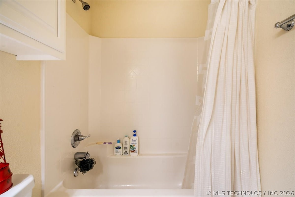 15517 E 87th Place N Property Photo 31