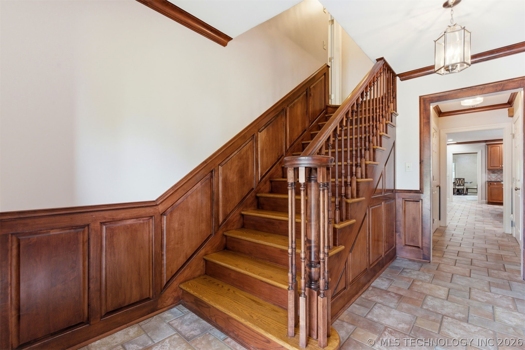 3855 S Utica Avenue Property Photo 6