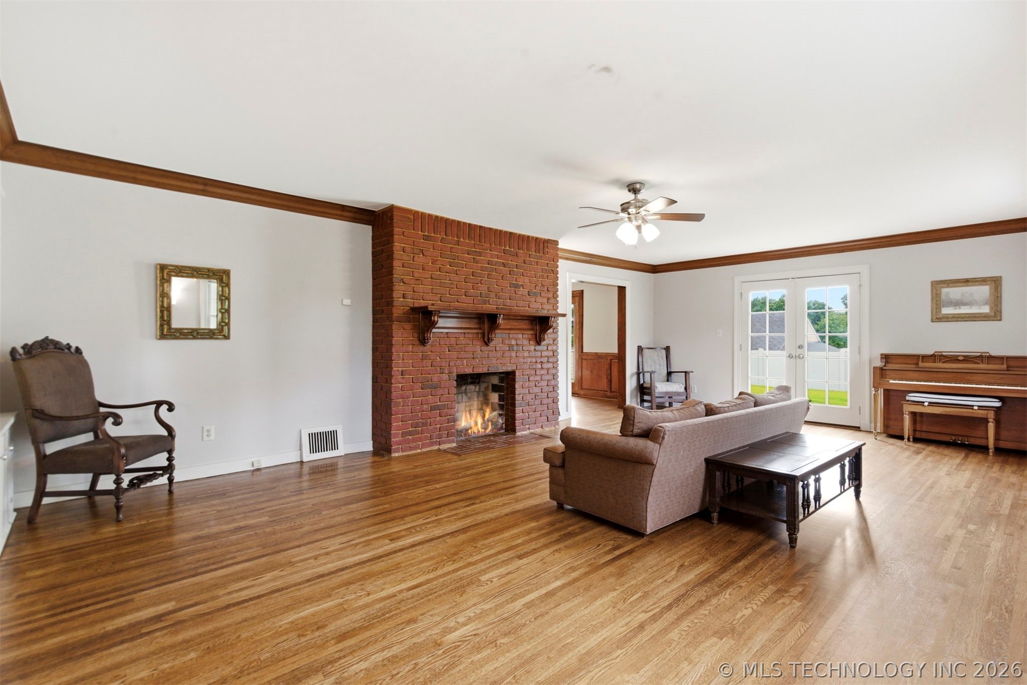 3855 S Utica Avenue Property Photo 7