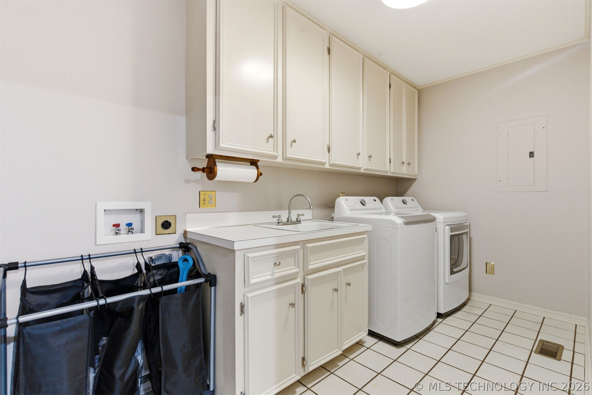 3855 S Utica Avenue Property Photo 43