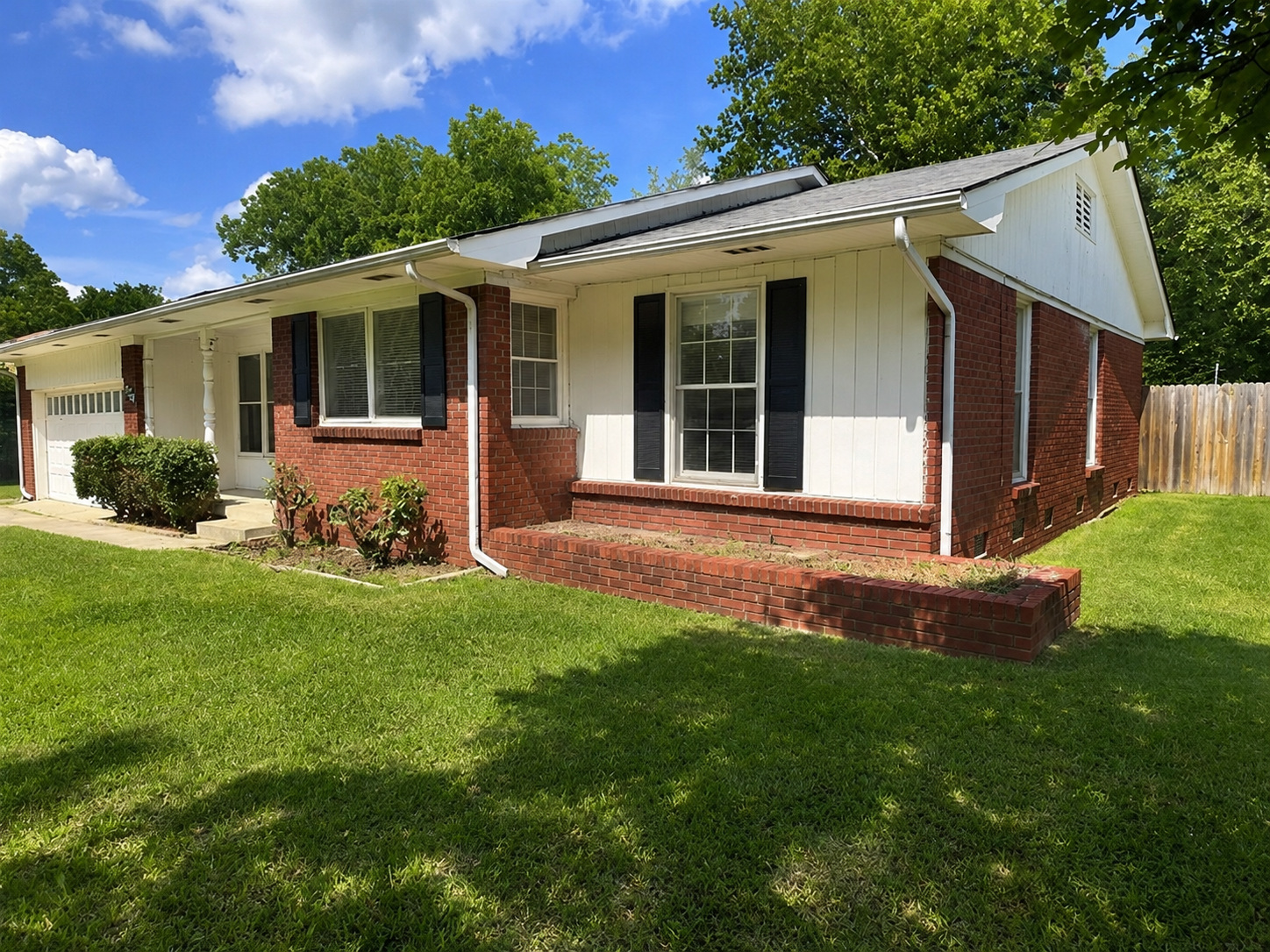 1736 Tiverton Street Property Photo 3