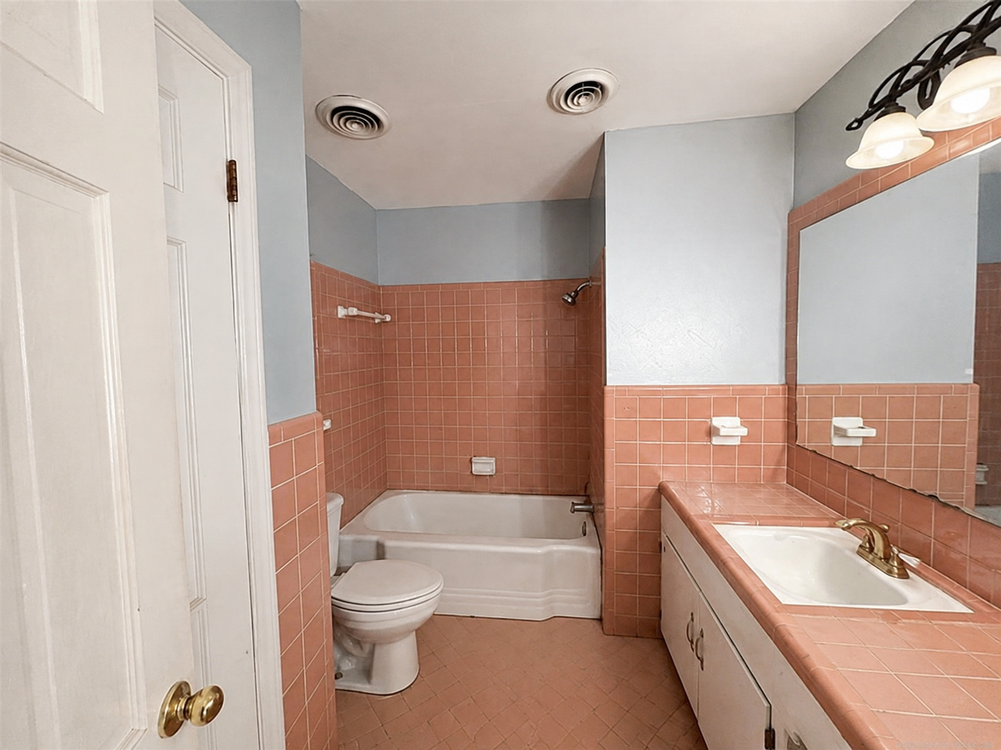 1736 Tiverton Street Property Photo 8