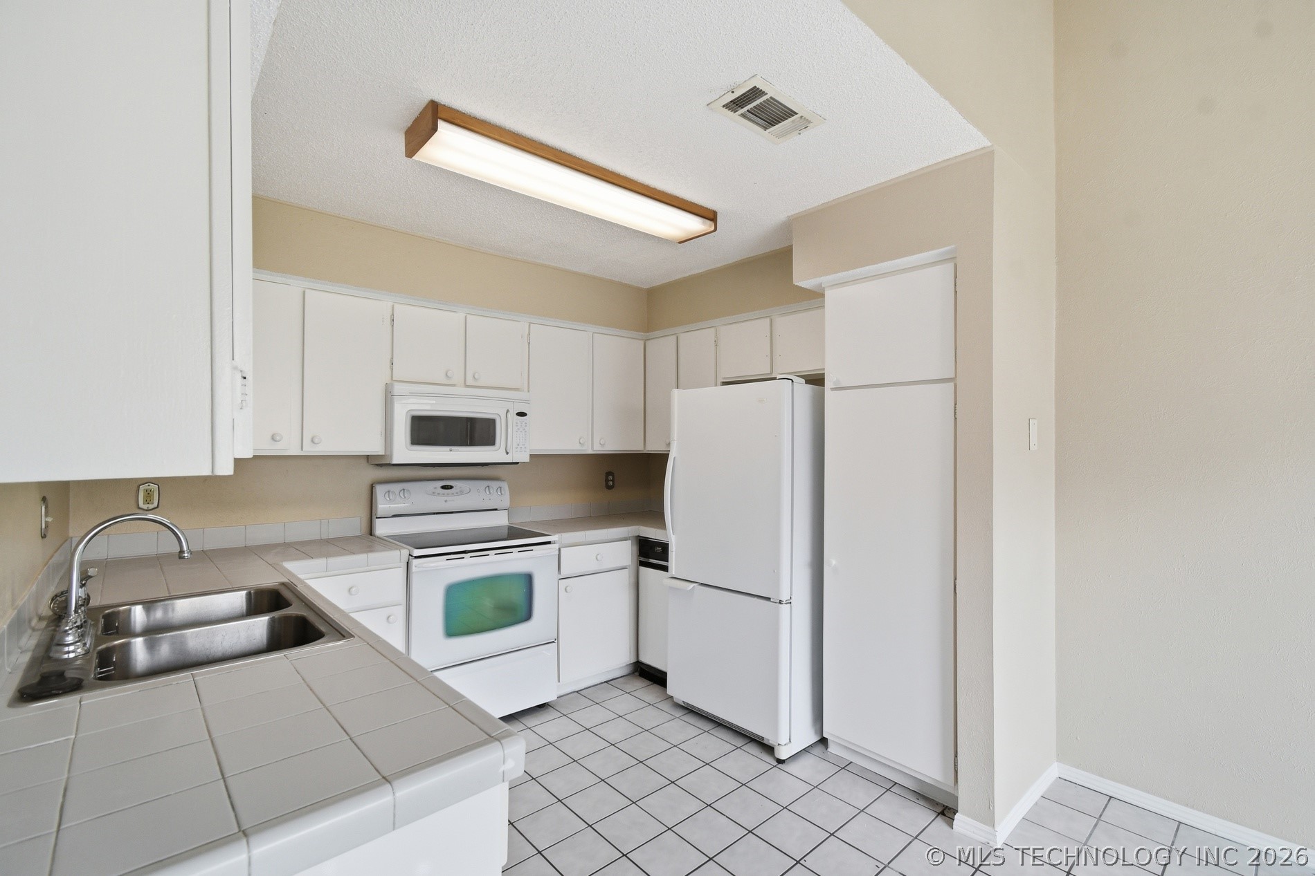 1120 S 110 East Avenue 12-2c Property Photo 11