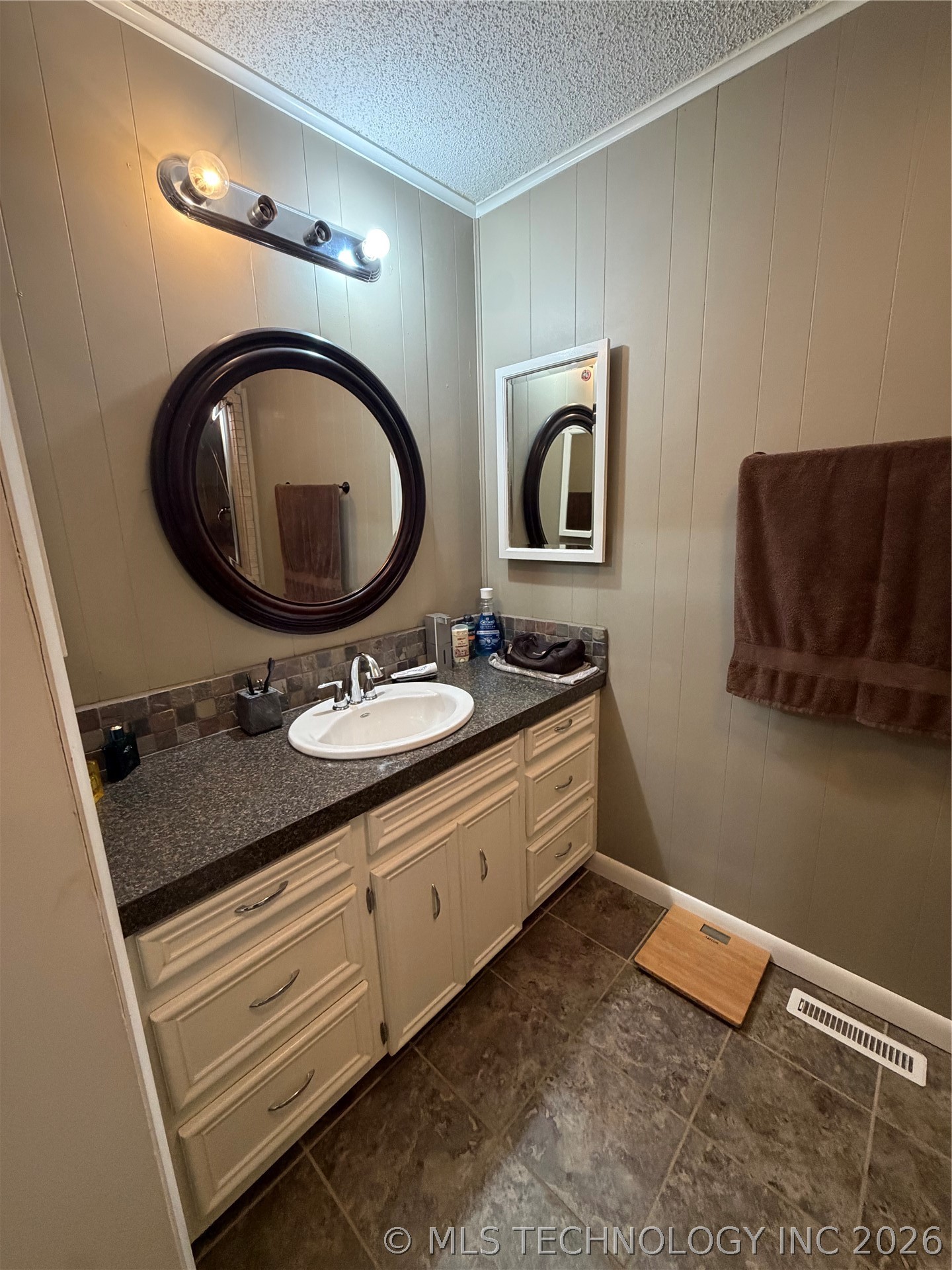 102 N 2nd Street Property Photo 8