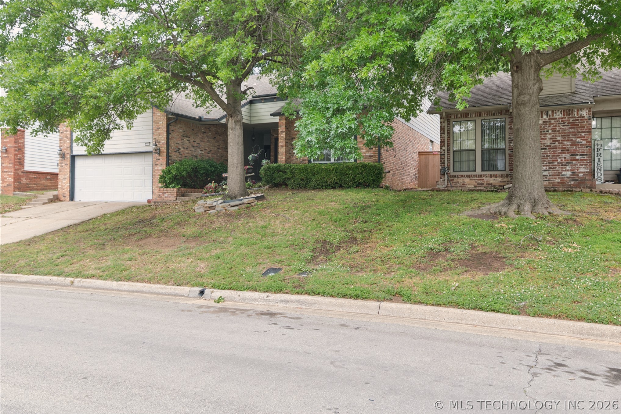 7731 S Canton Avenue Property Photo 2