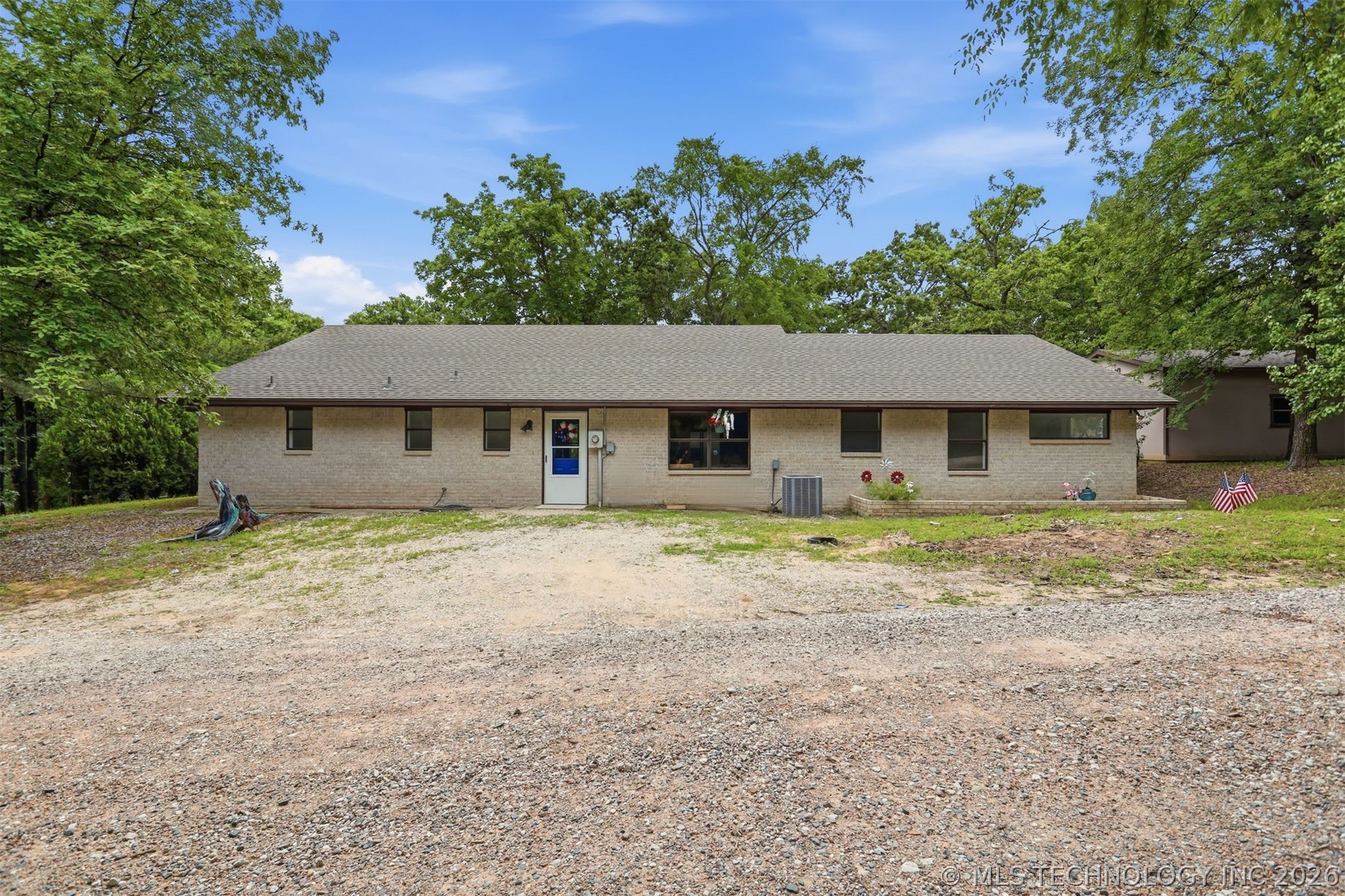 2702 Redbud Lane Property Photo 1
