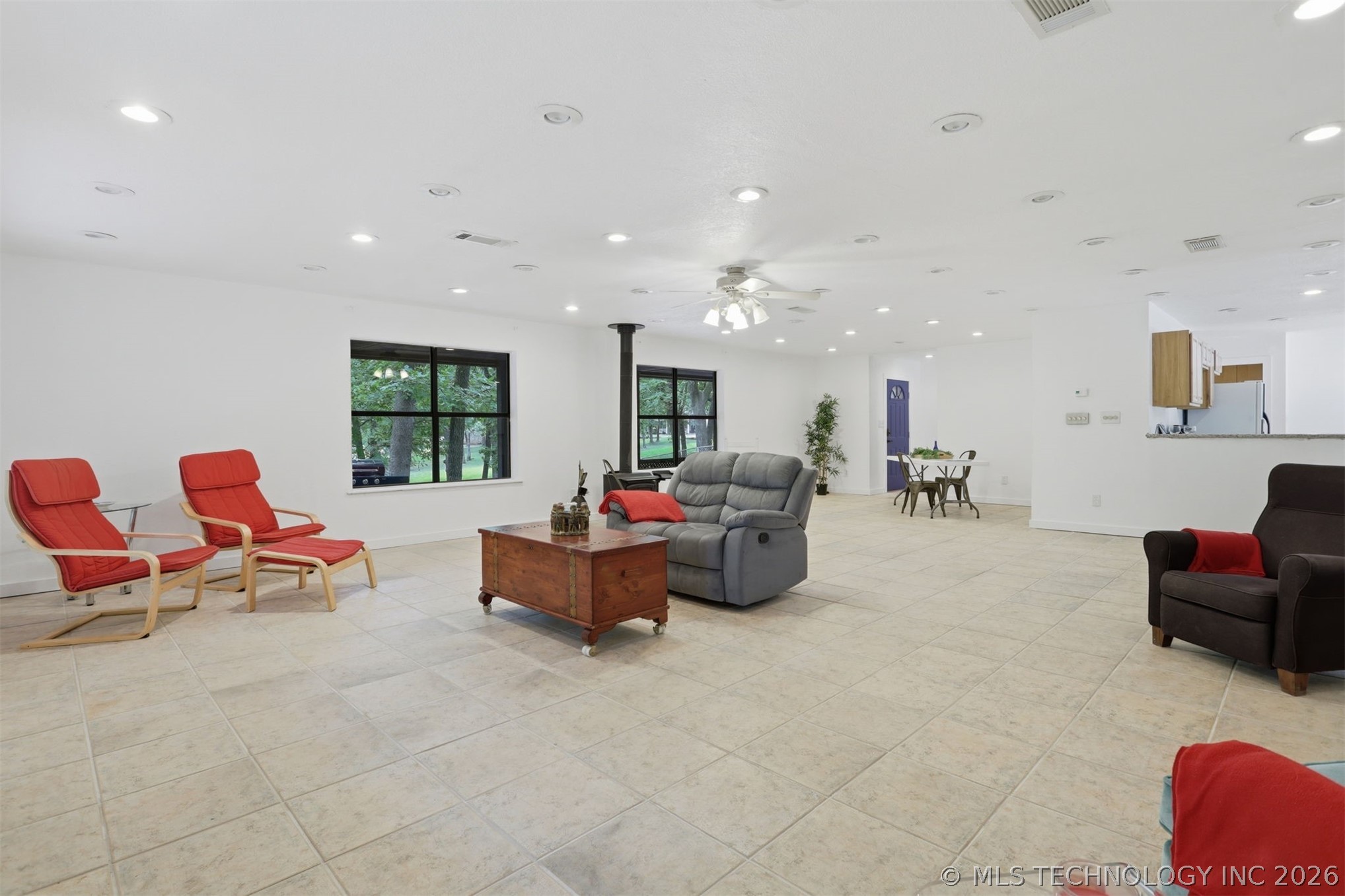 2702 Redbud Lane Property Photo 6