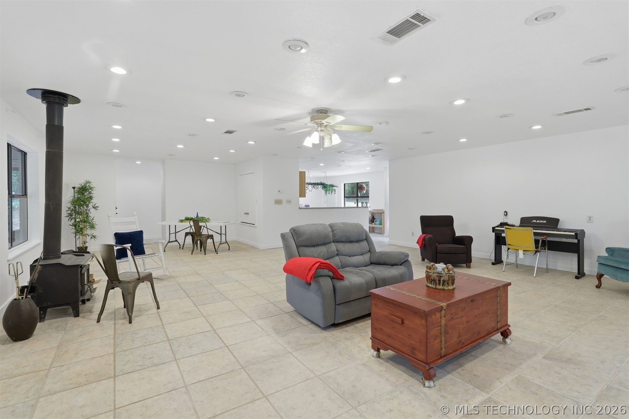 2702 Redbud Lane Property Photo 7