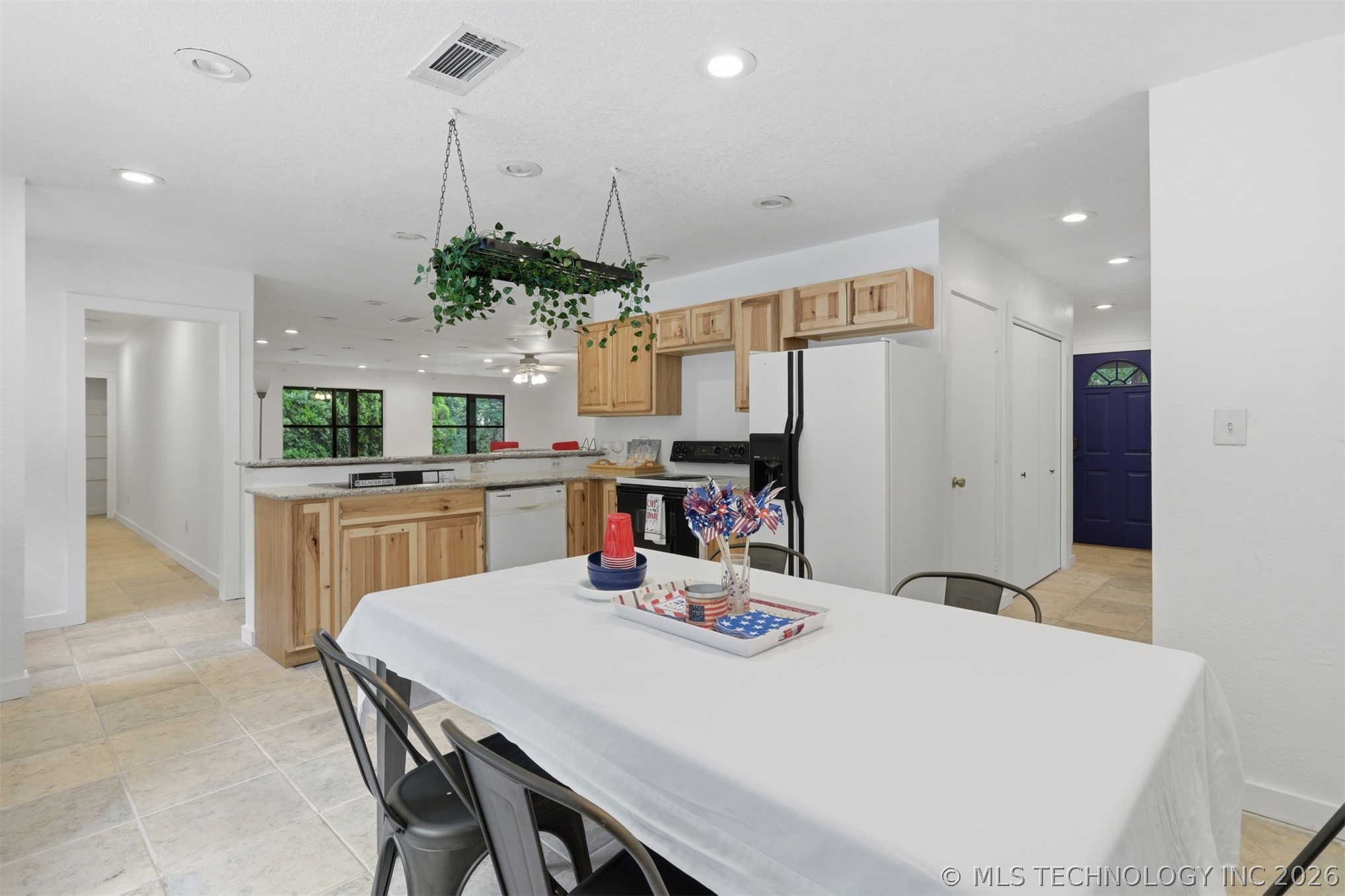 2702 Redbud Lane Property Photo 9