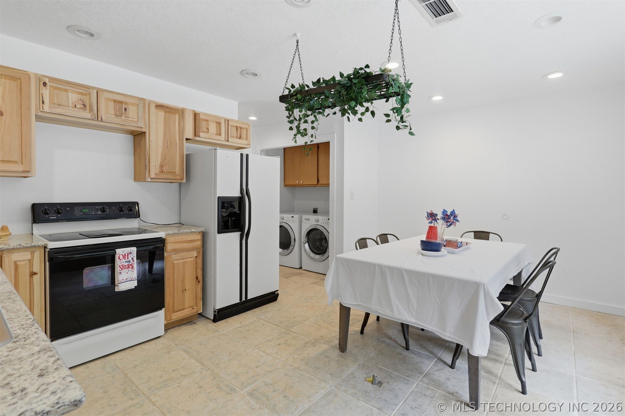 2702 Redbud Lane Property Photo 11