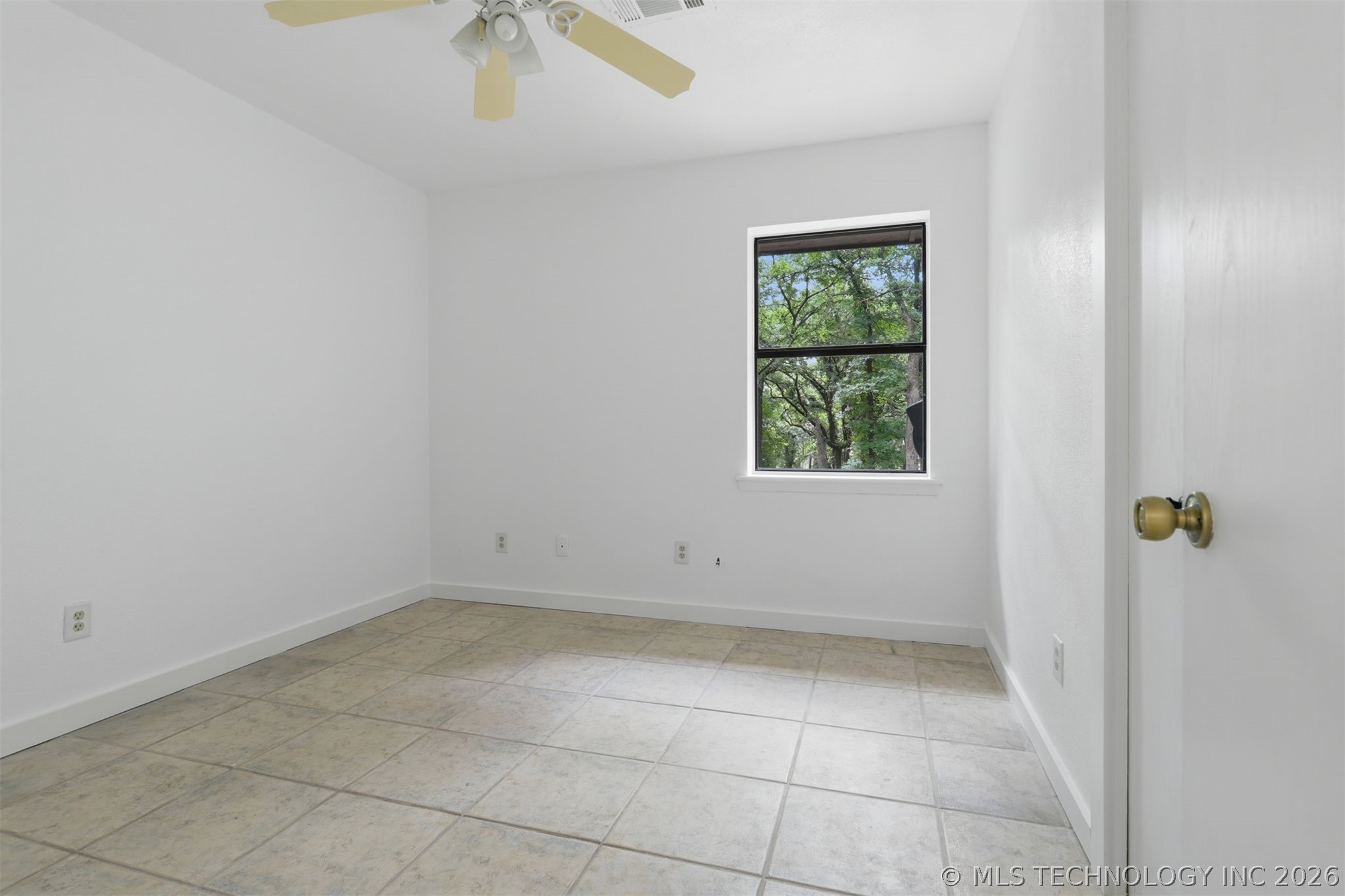 2702 Redbud Lane Property Photo 14