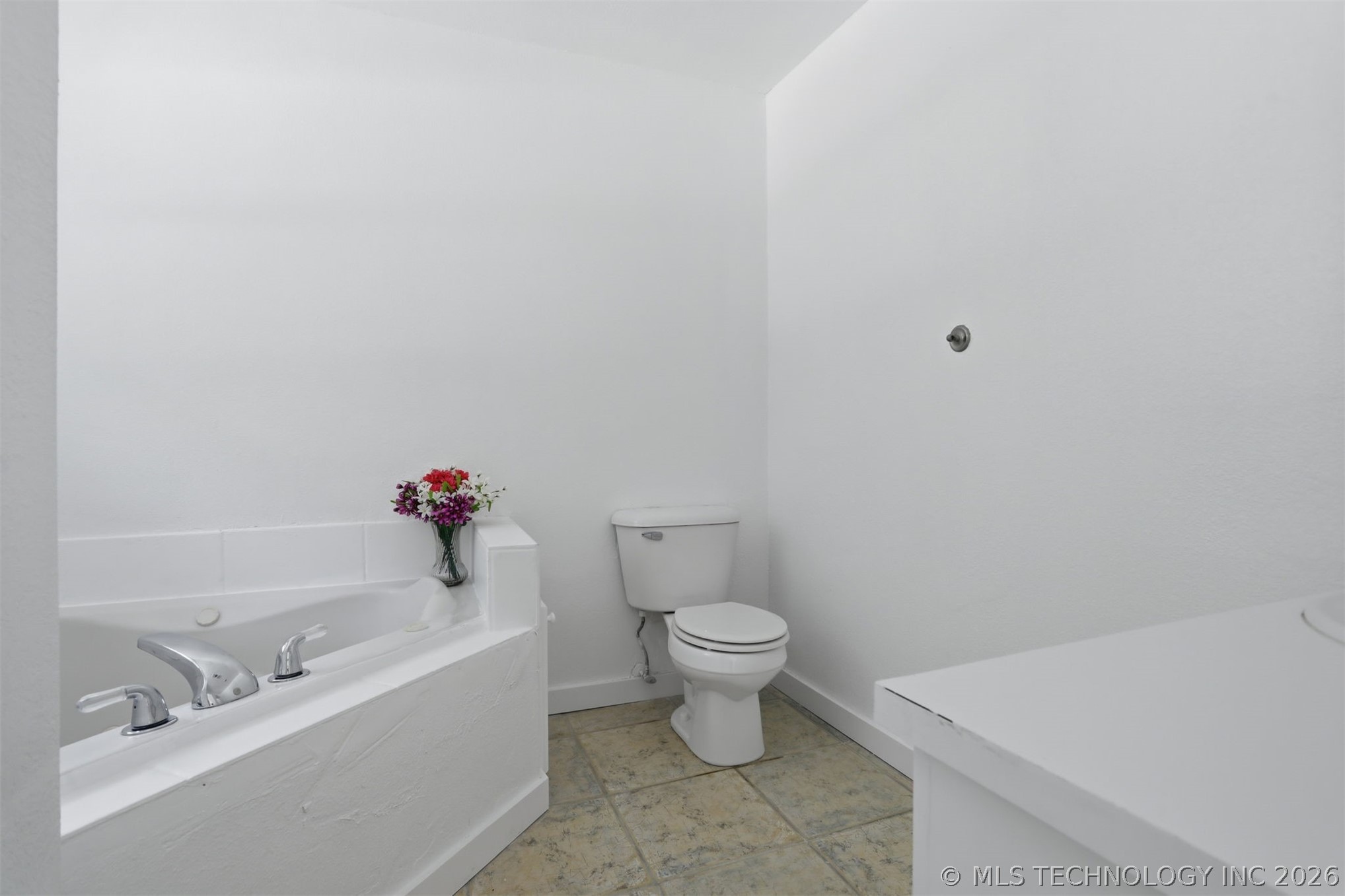 2702 Redbud Lane Property Photo 16