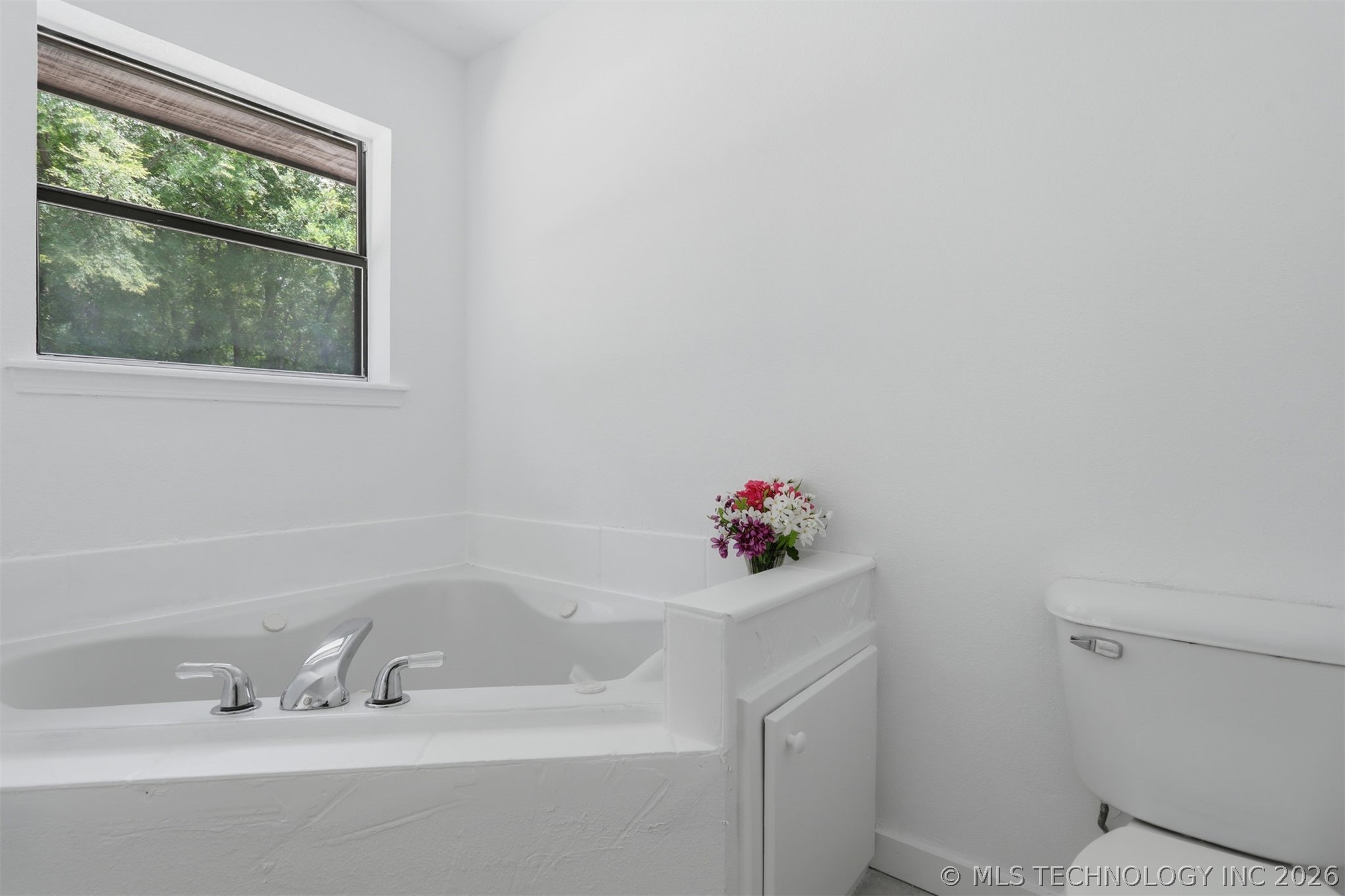 2702 Redbud Lane Property Photo 17