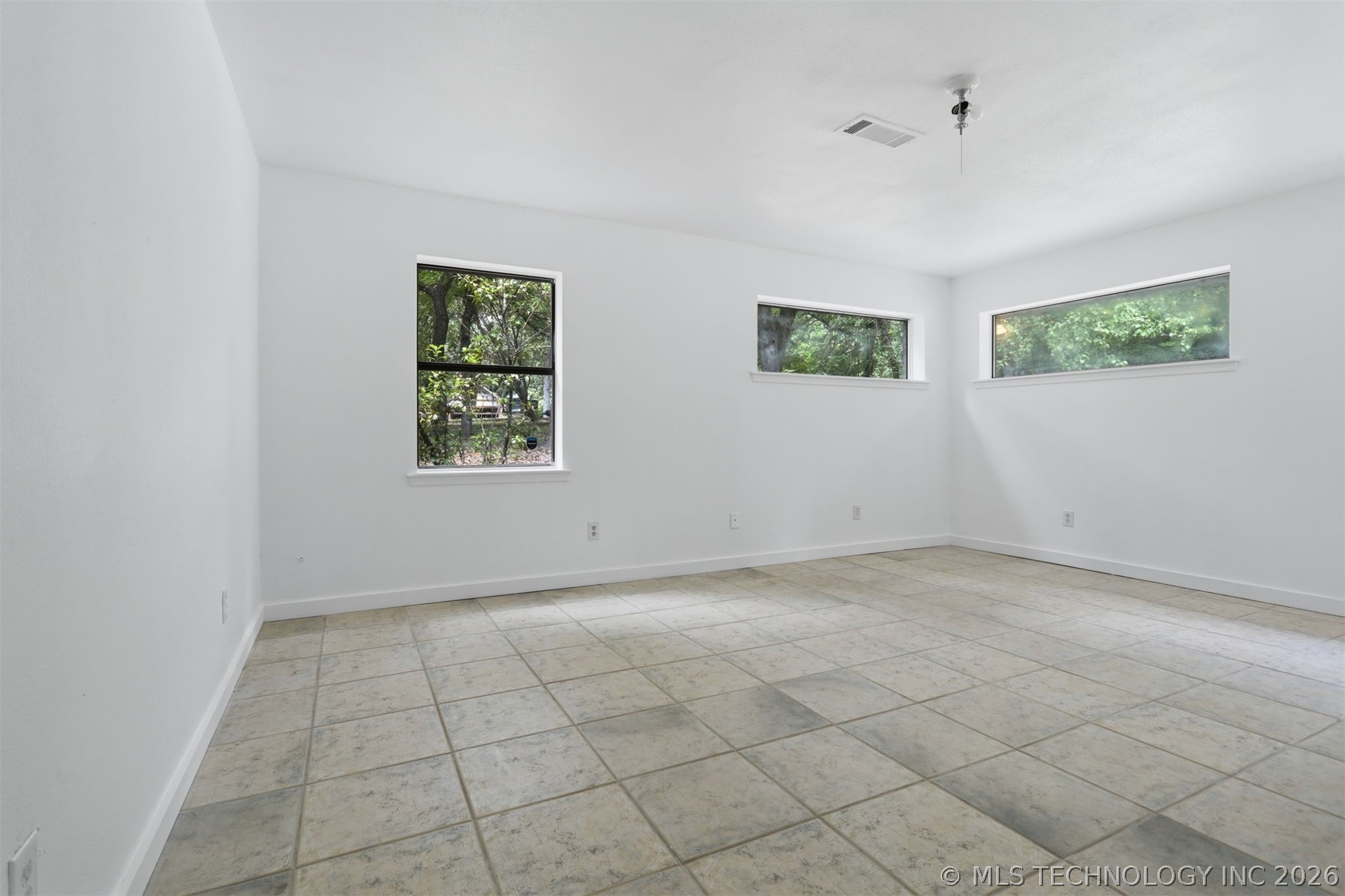 2702 Redbud Lane Property Photo 18