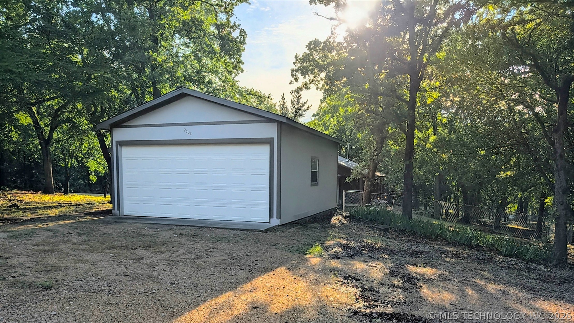 2702 Redbud Lane Property Photo 27
