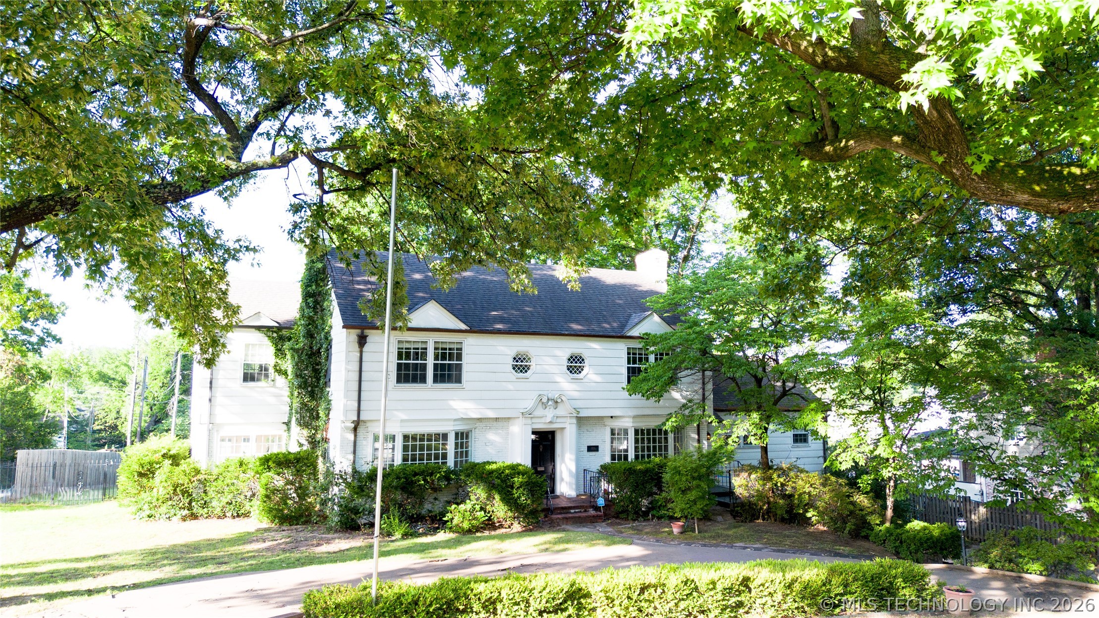 1916 E 38th Street Property Photo