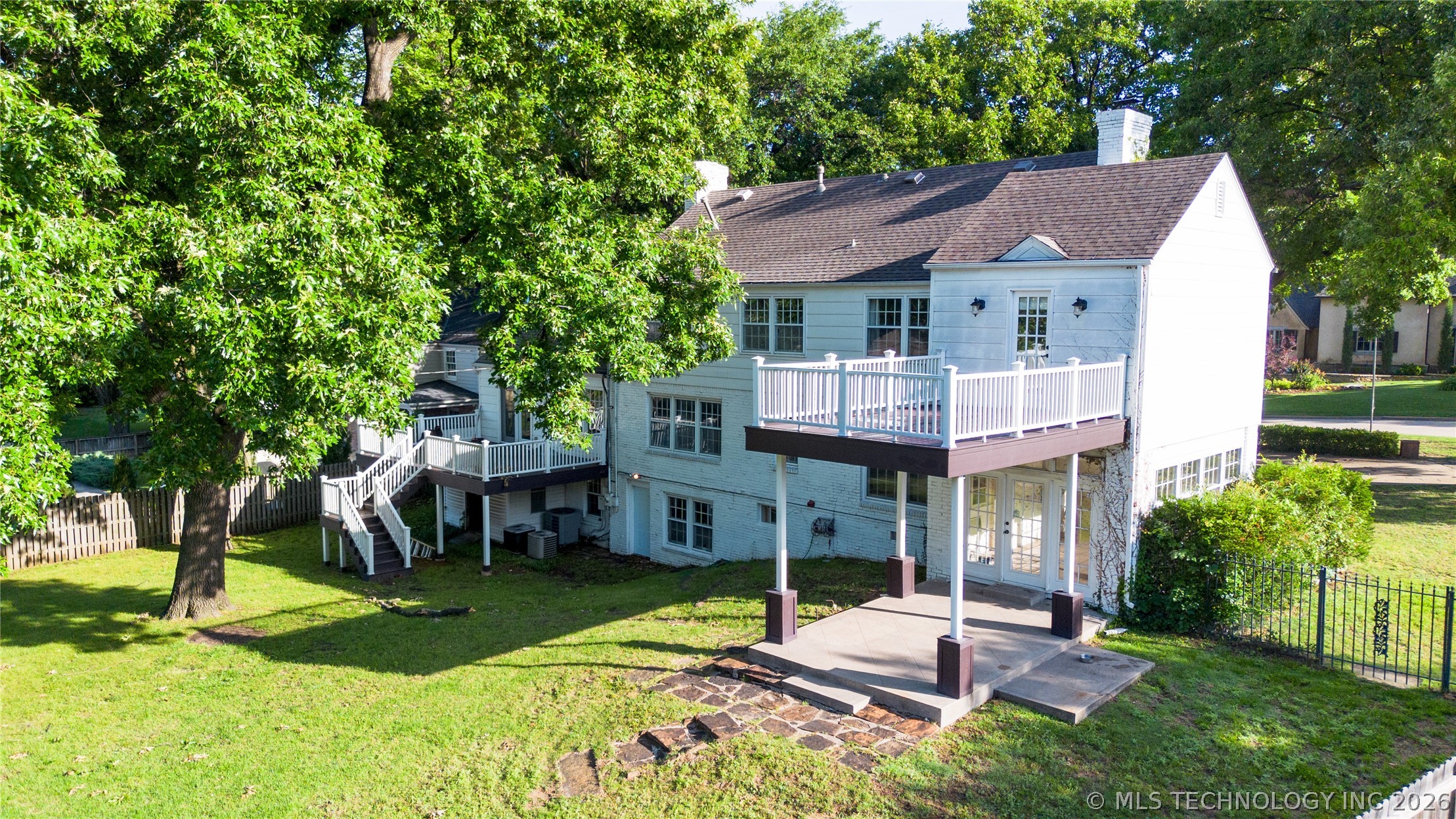 1916 E 38th Street Property Photo 4