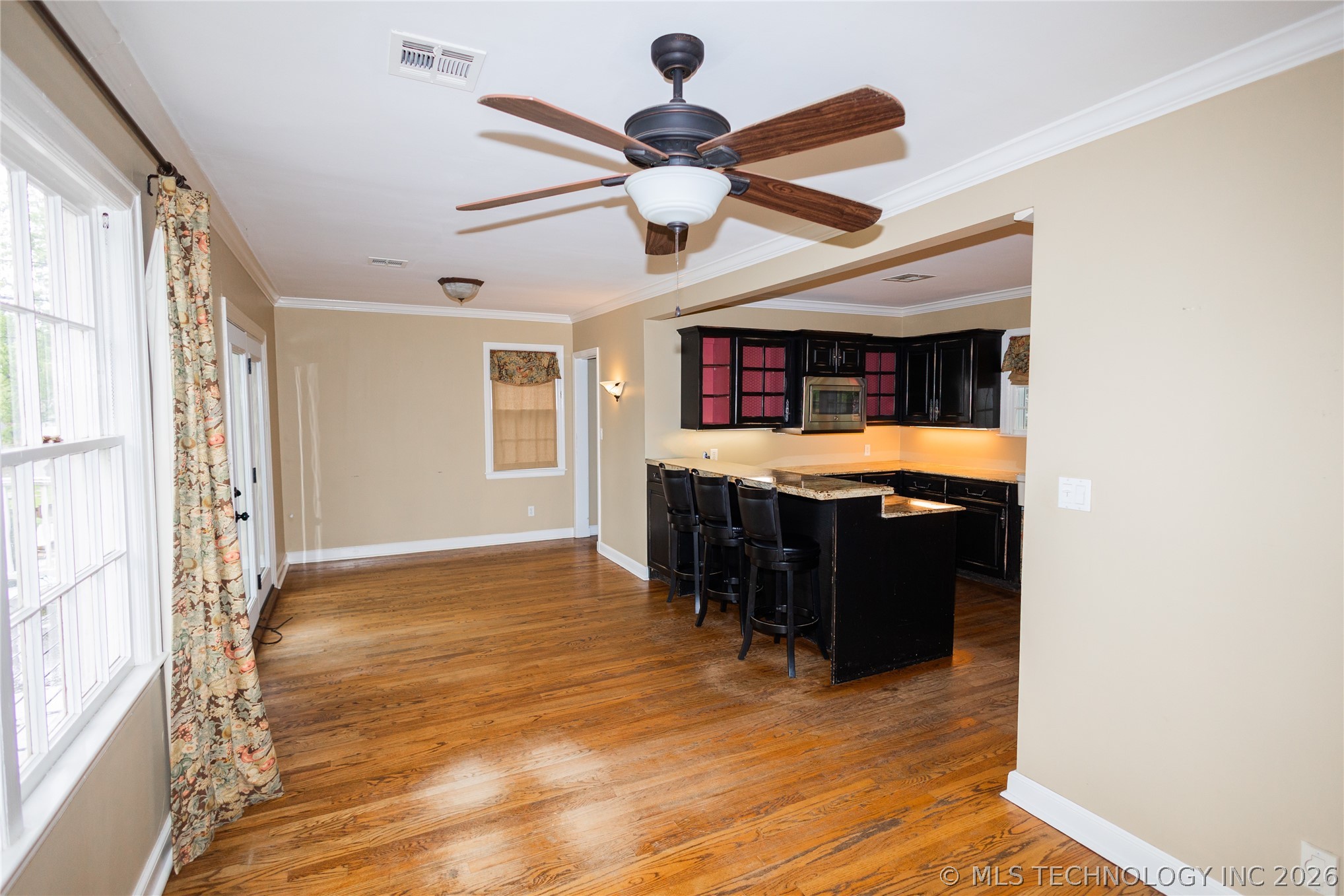 1916 E 38th Street Property Photo 11