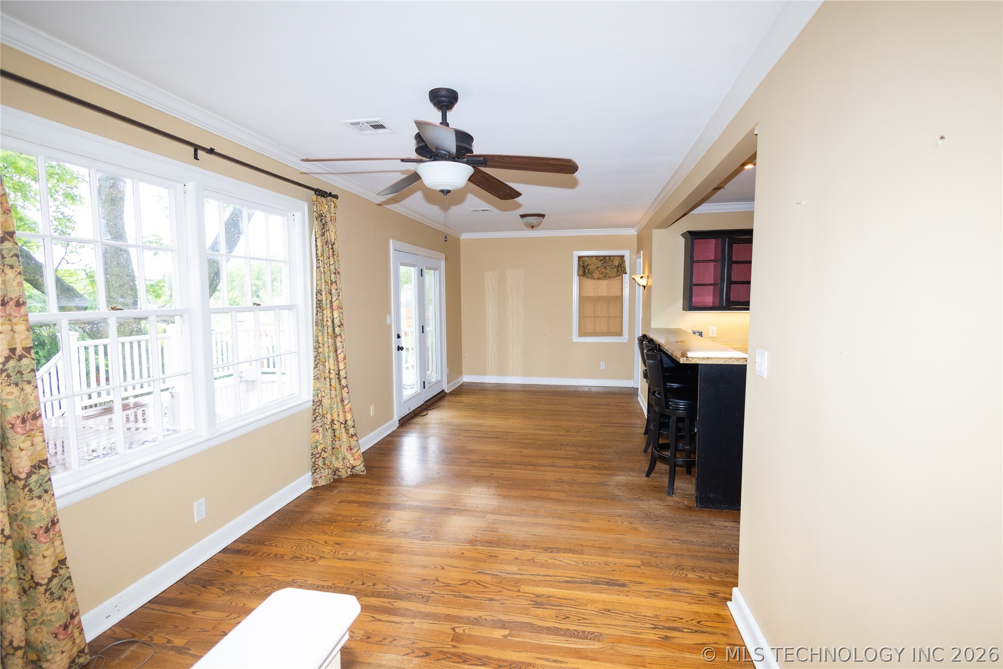 1916 E 38th Street Property Photo 12