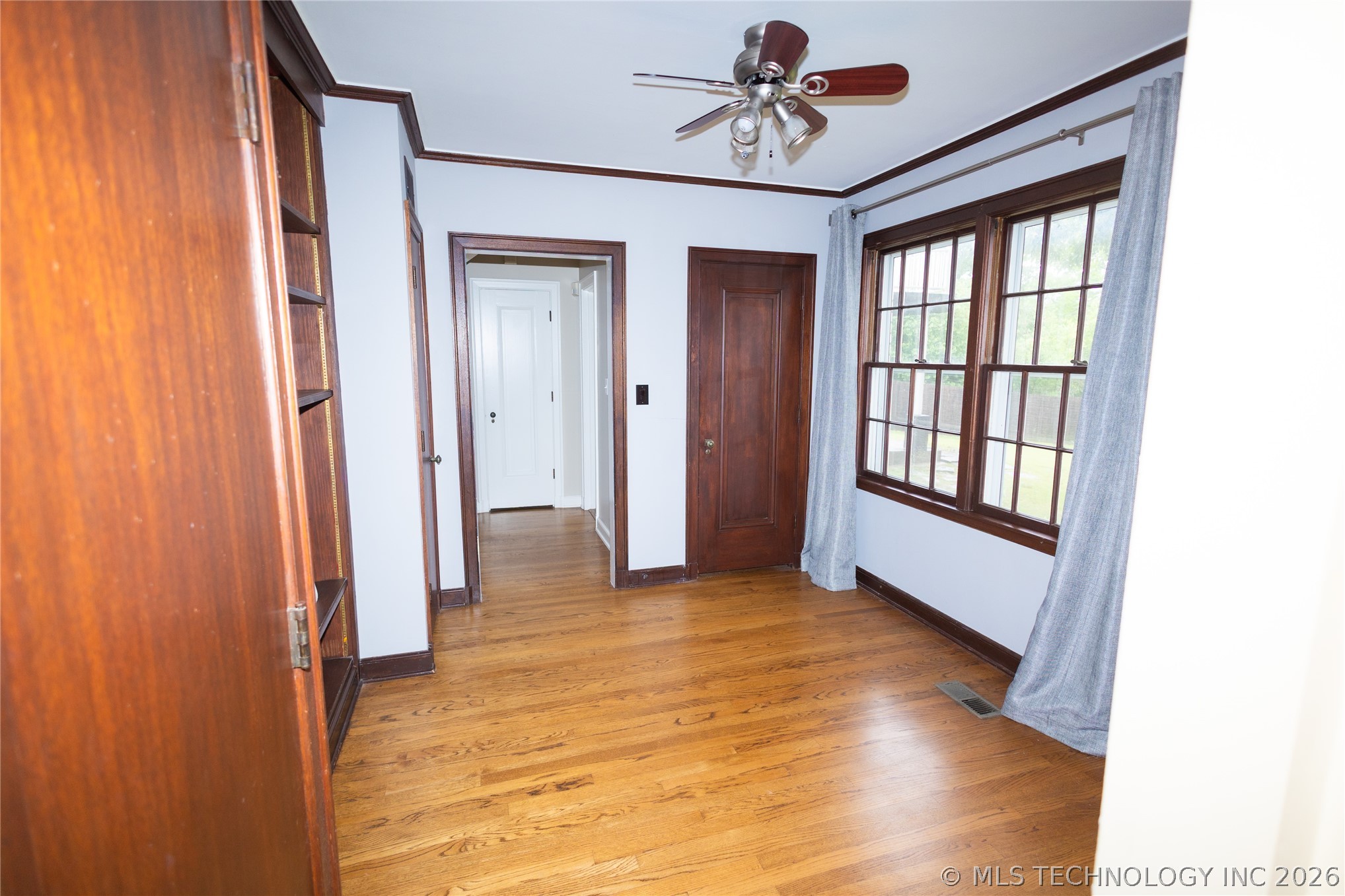 1916 E 38th Street Property Photo 13