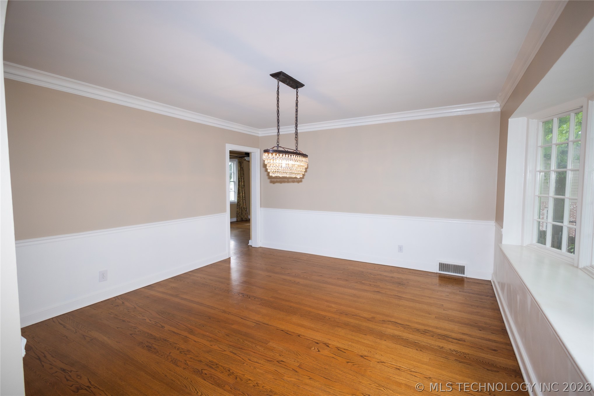1916 E 38th Street Property Photo 14
