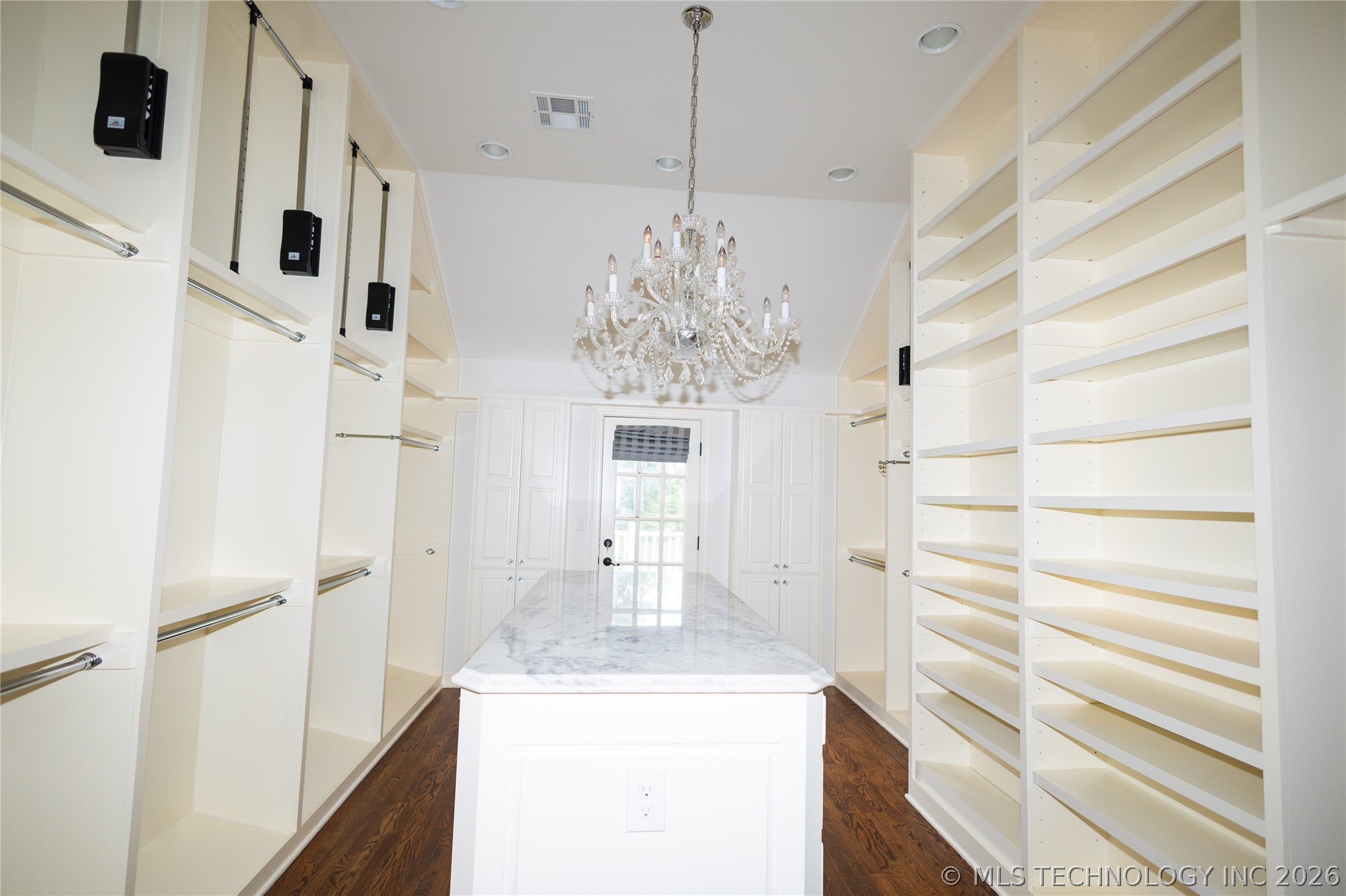 1916 E 38th Street Property Photo 25