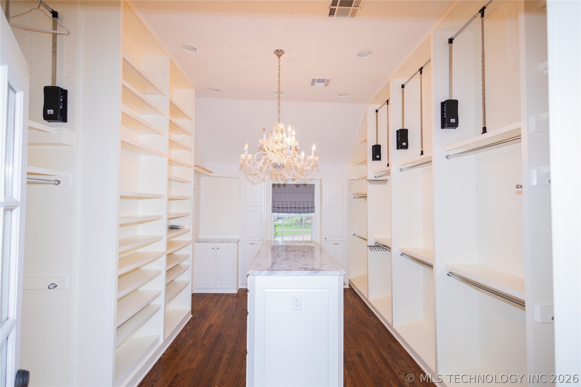 1916 E 38th Street Property Photo 26