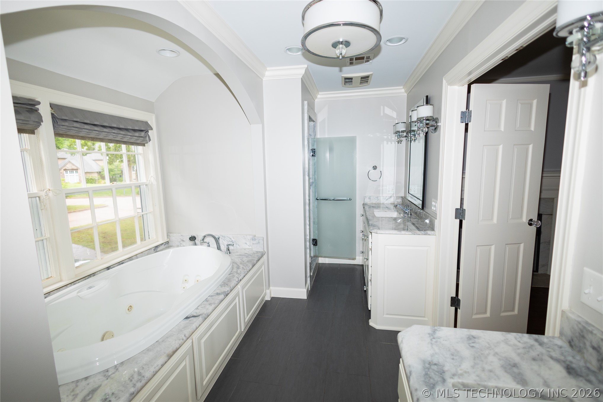 1916 E 38th Street Property Photo 29