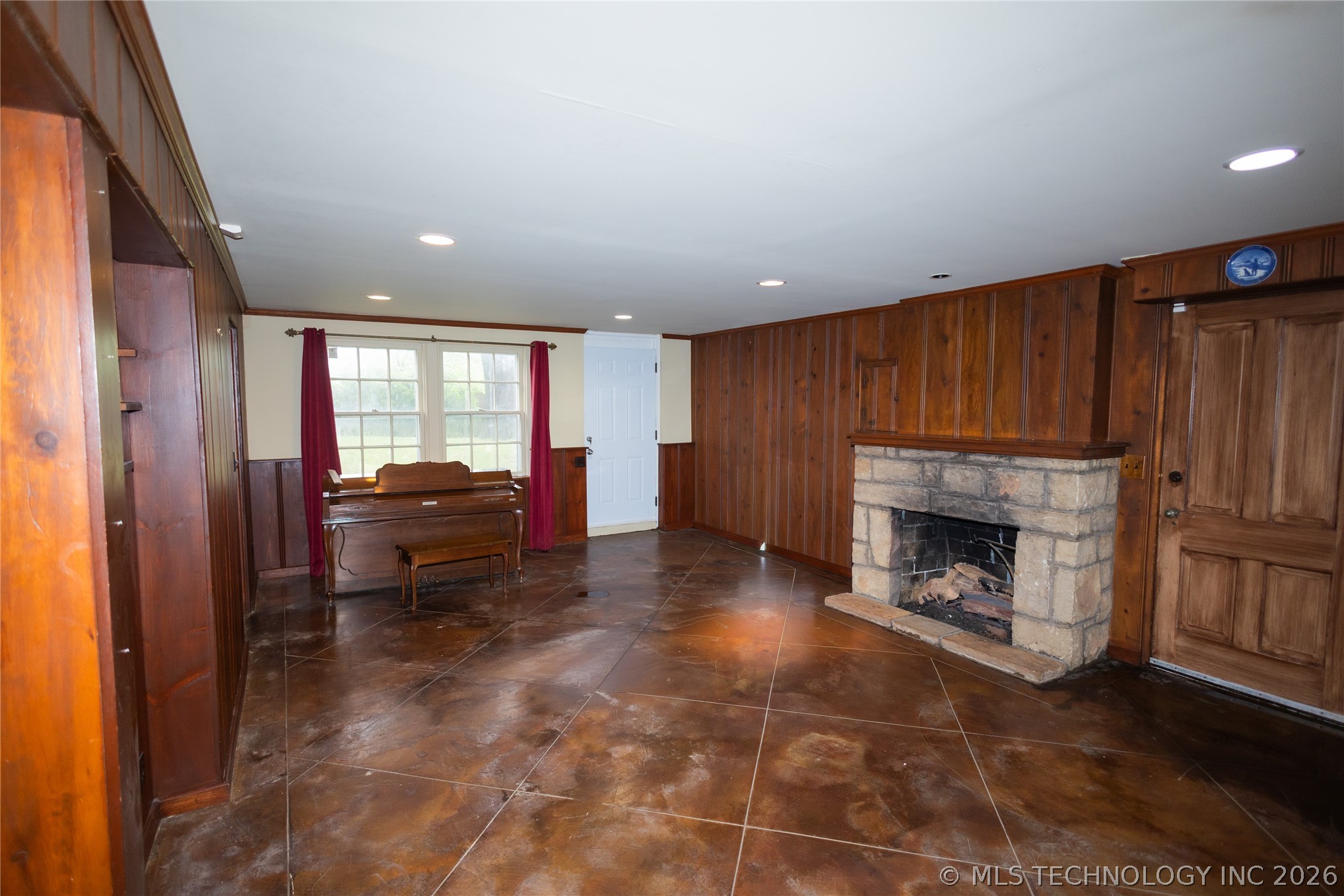 1916 E 38th Street Property Photo 36