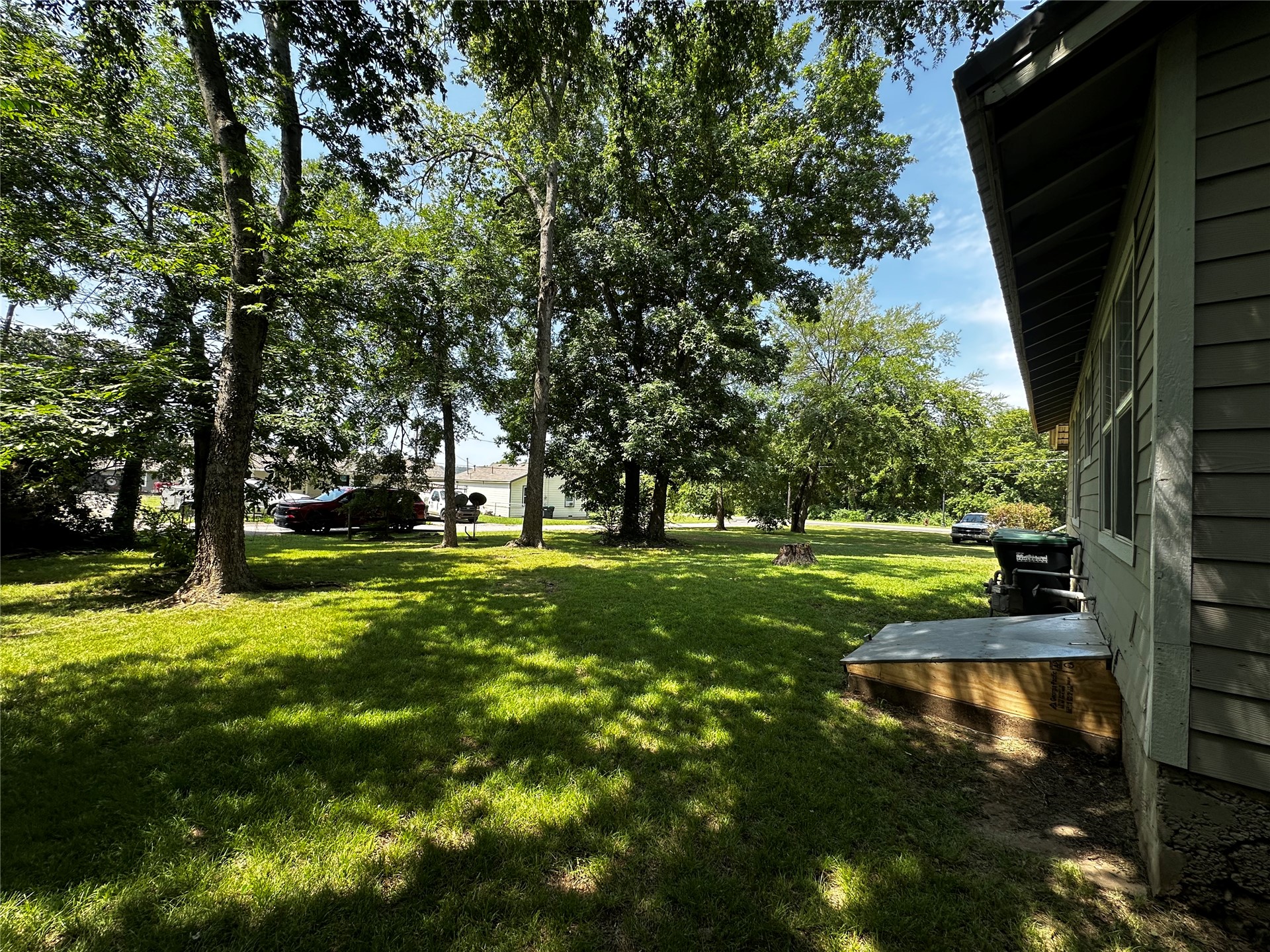 747 S Bluff Avenue W Property Photo 7