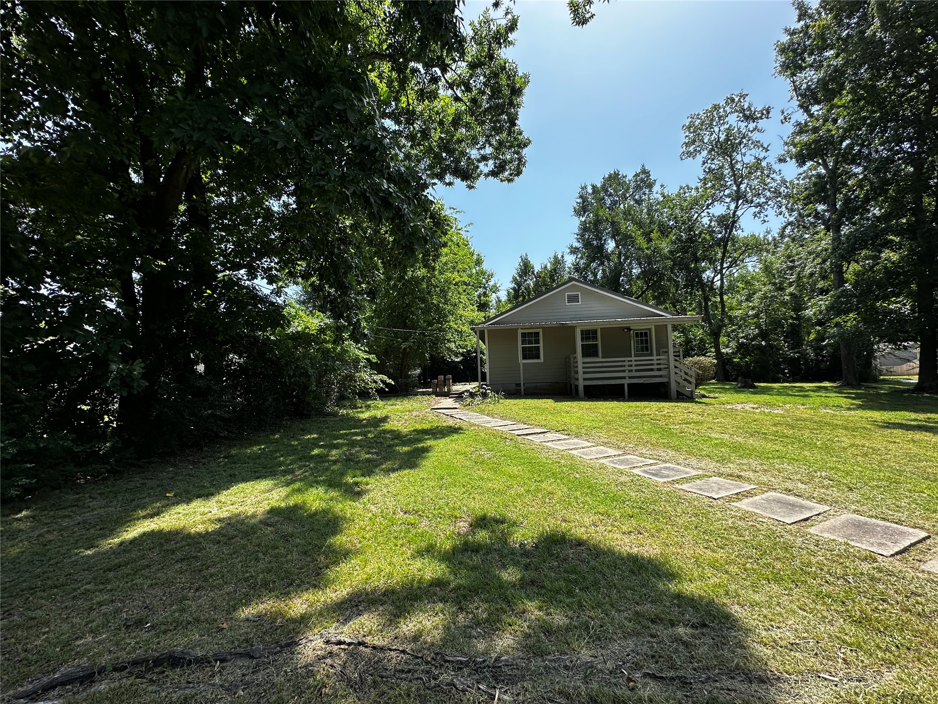 747 S Bluff Avenue W Property Photo 9