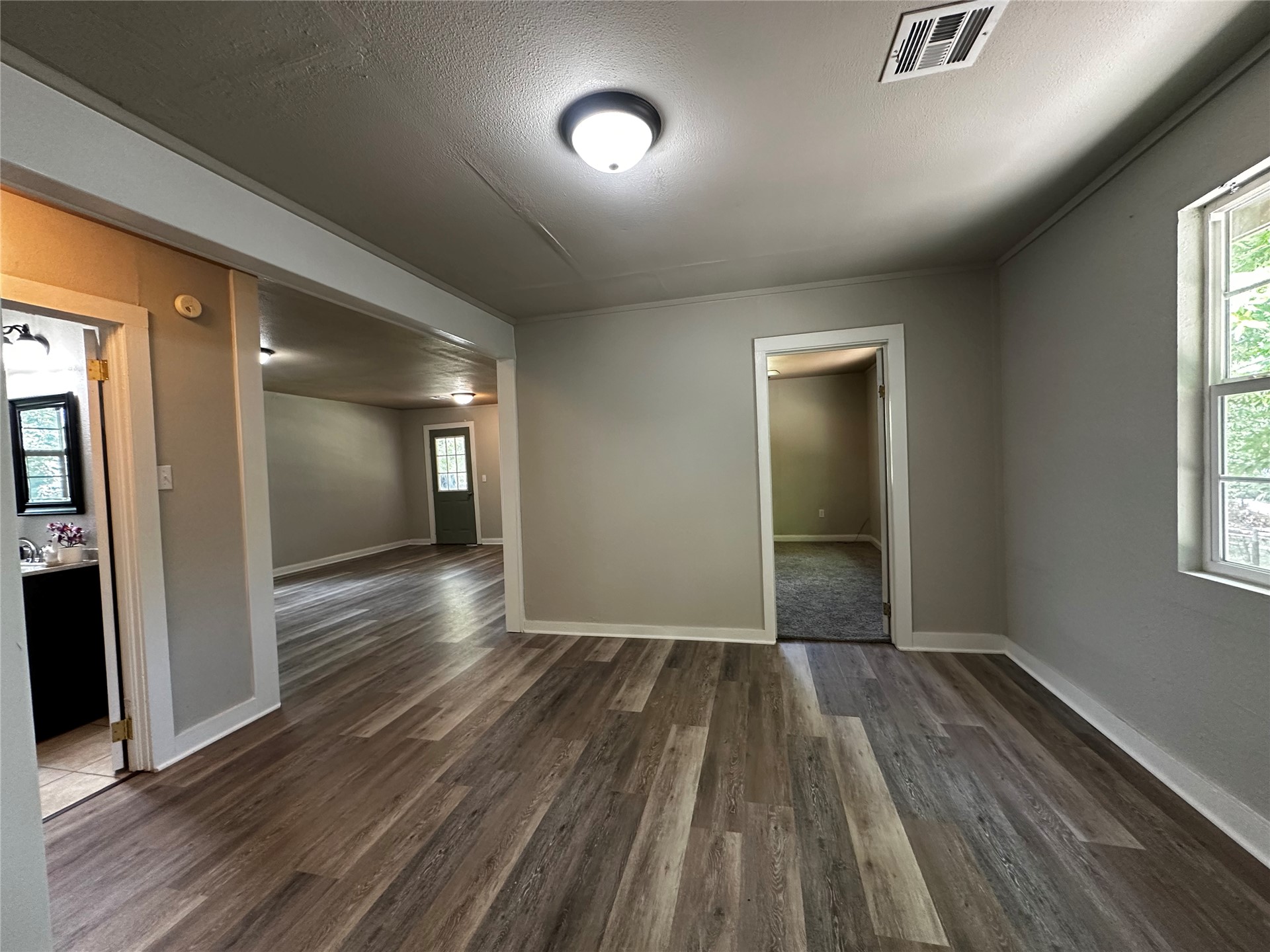 747 S Bluff Avenue W Property Photo 18