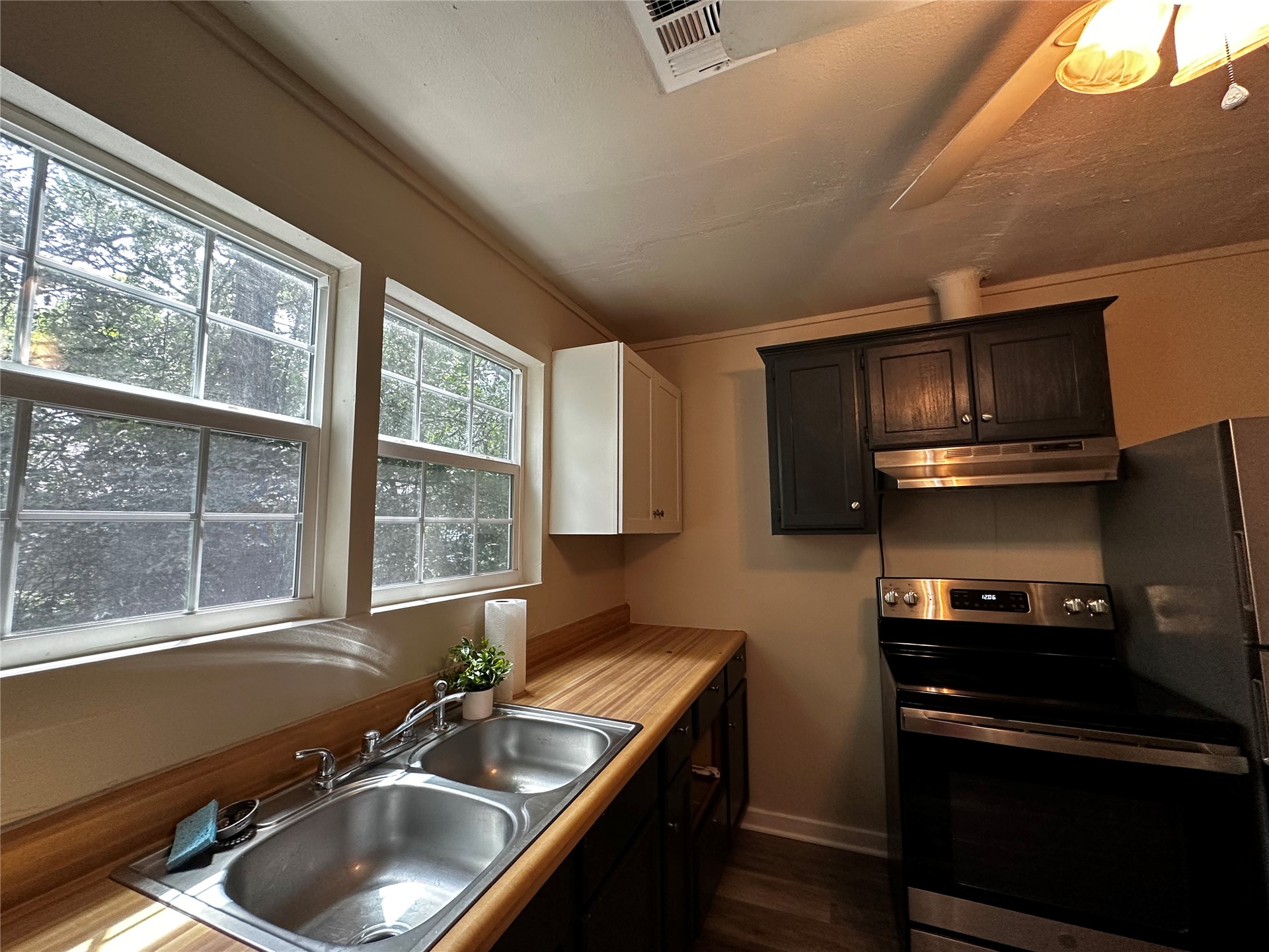 747 S Bluff Avenue W Property Photo 20