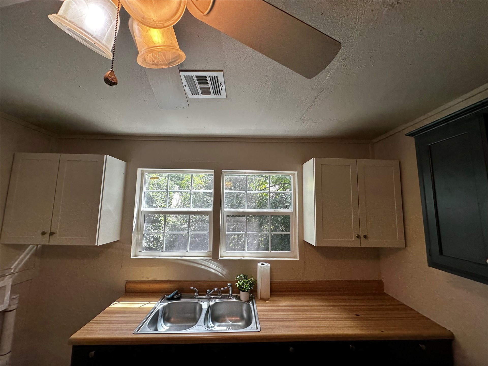 747 S Bluff Avenue W Property Photo 21