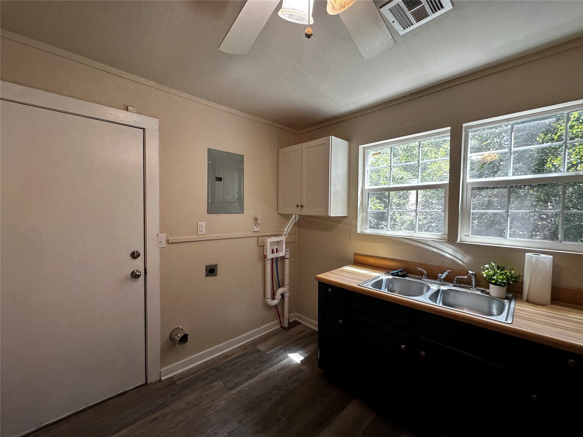 747 S Bluff Avenue W Property Photo 26