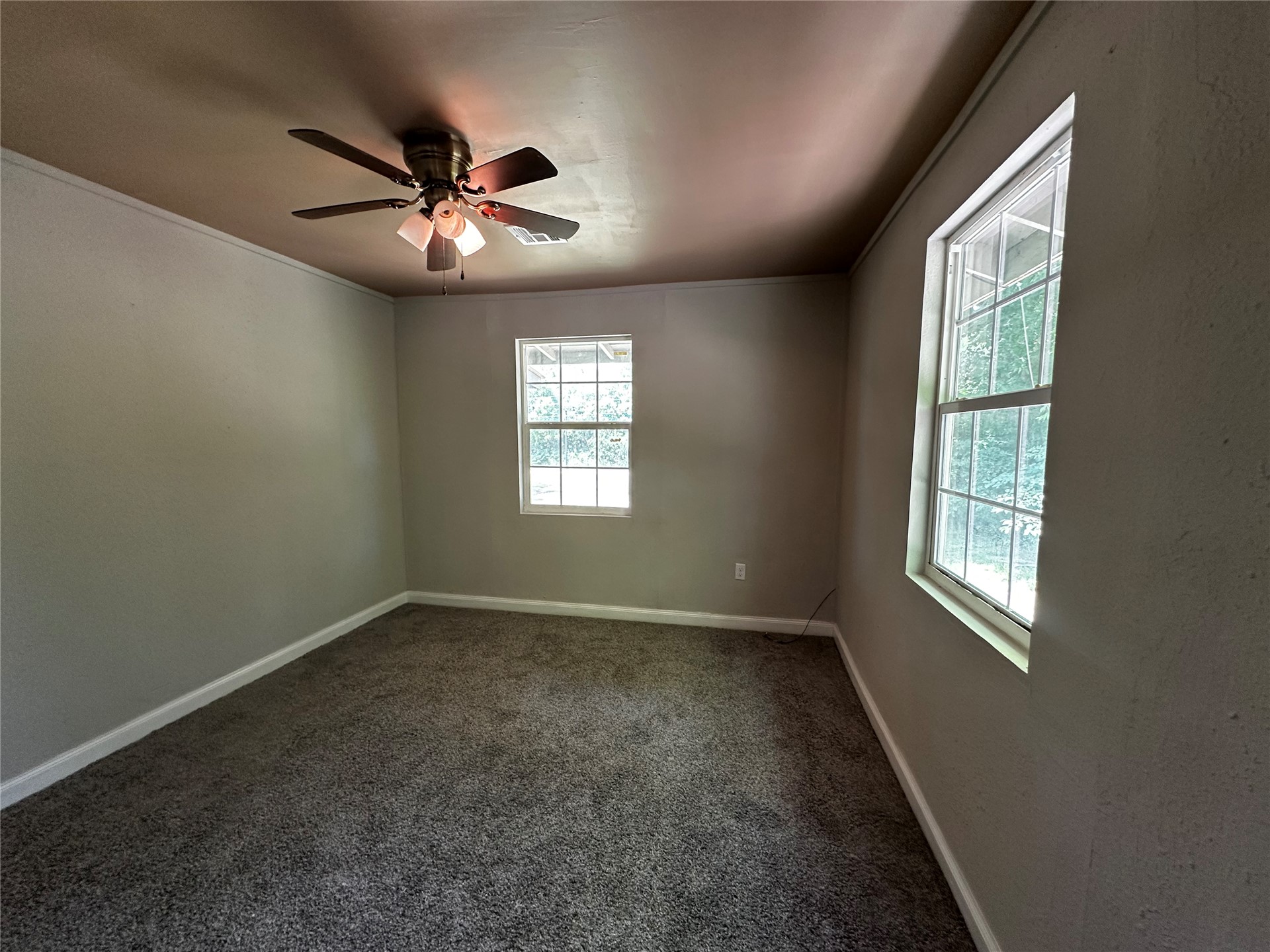 747 S Bluff Avenue W Property Photo 27