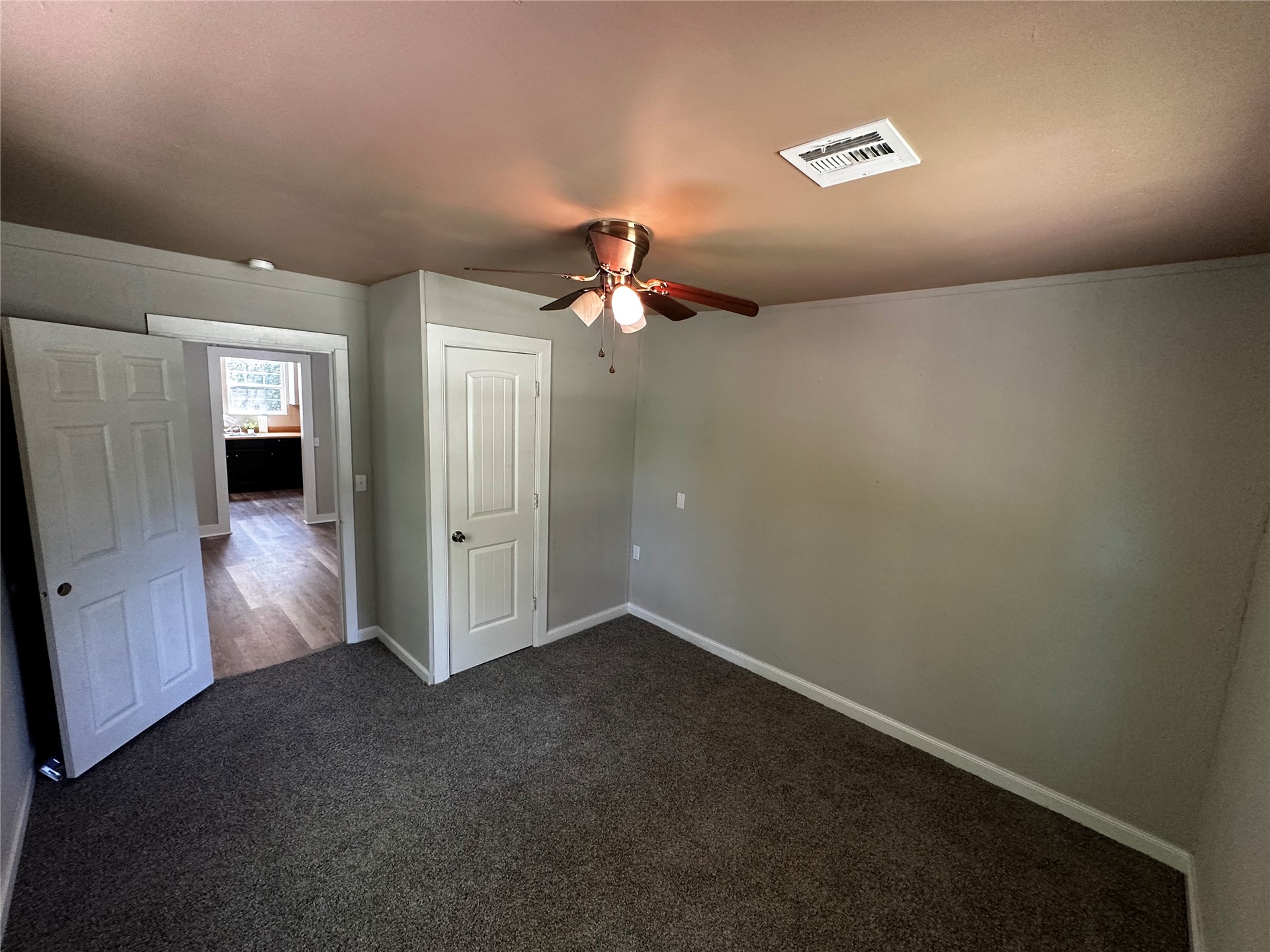 747 S Bluff Avenue W Property Photo 28