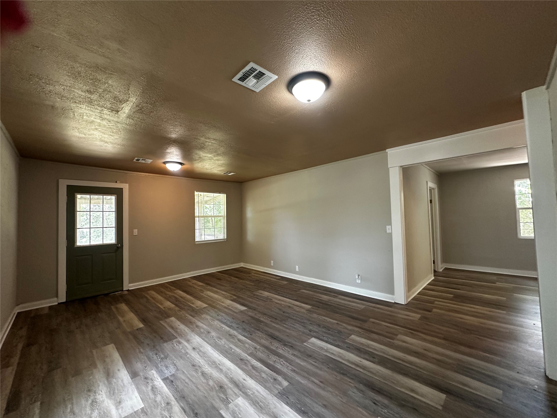 747 S Bluff Avenue W Property Photo 33
