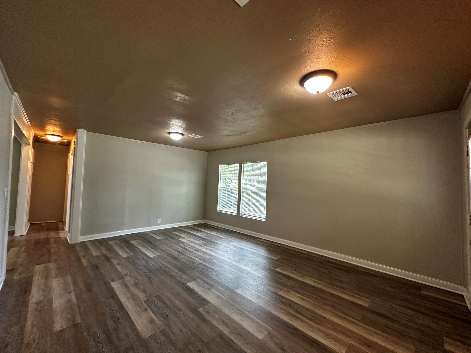 747 S Bluff Avenue W Property Photo 35