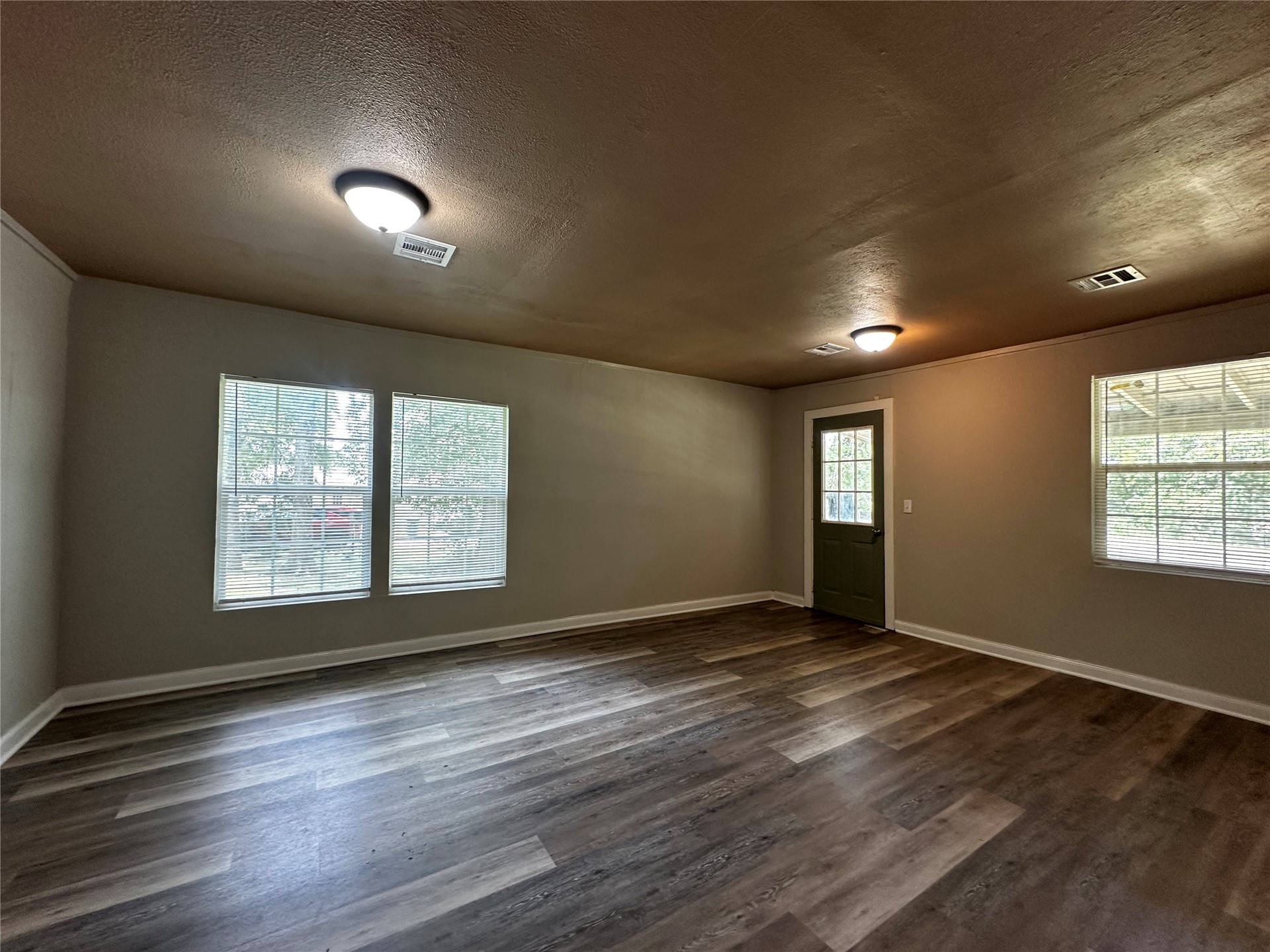 747 S Bluff Avenue W Property Photo 36