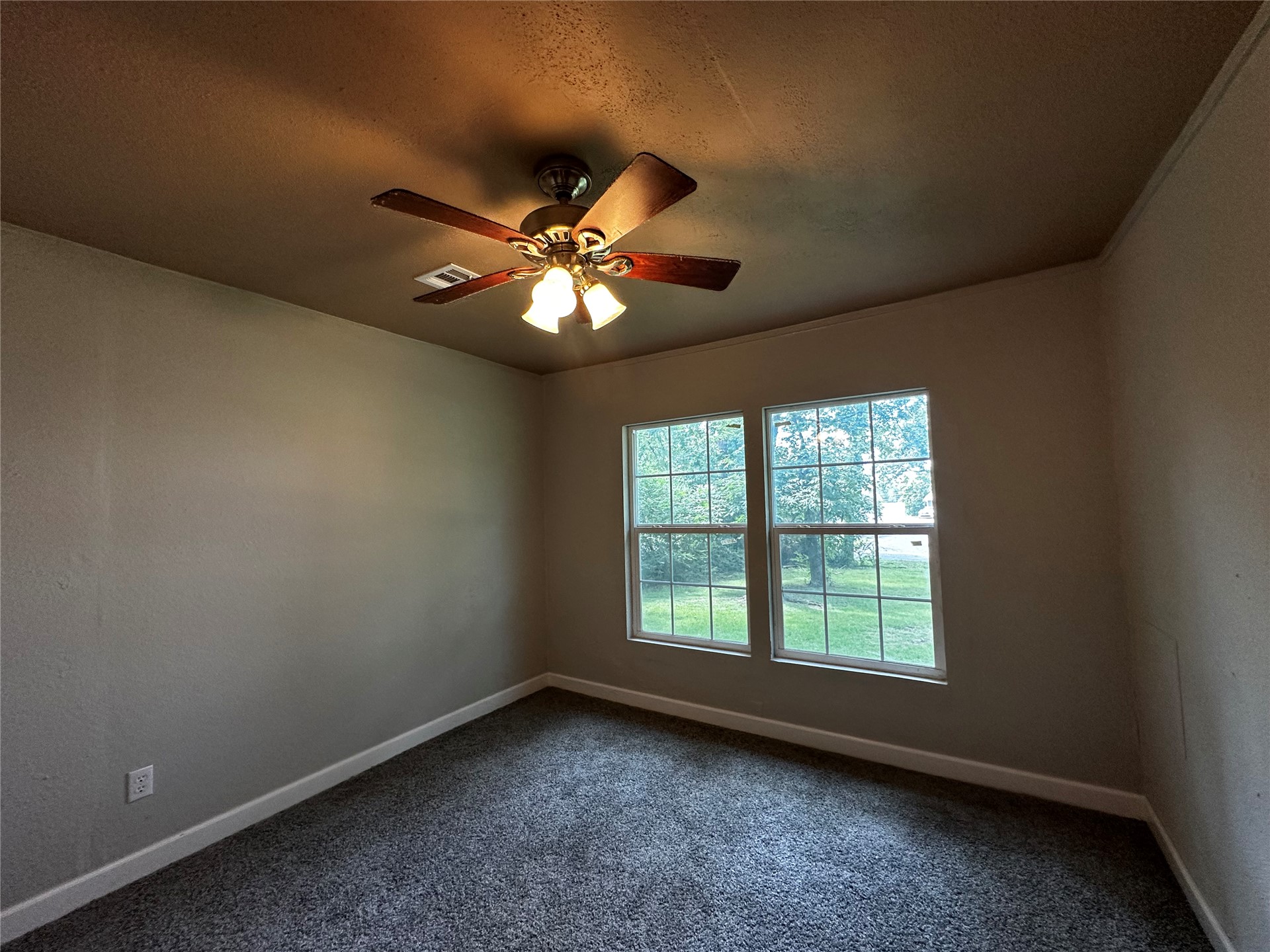 747 S Bluff Avenue W Property Photo 45